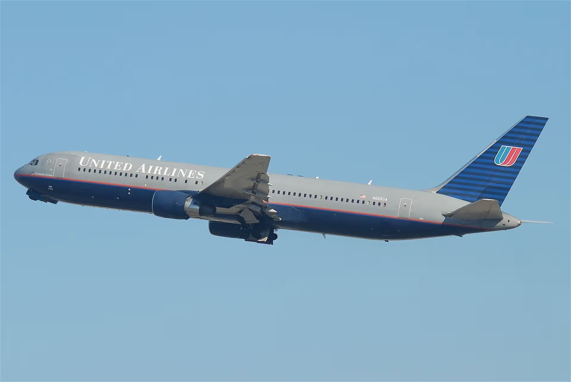 N666UA — Boeing