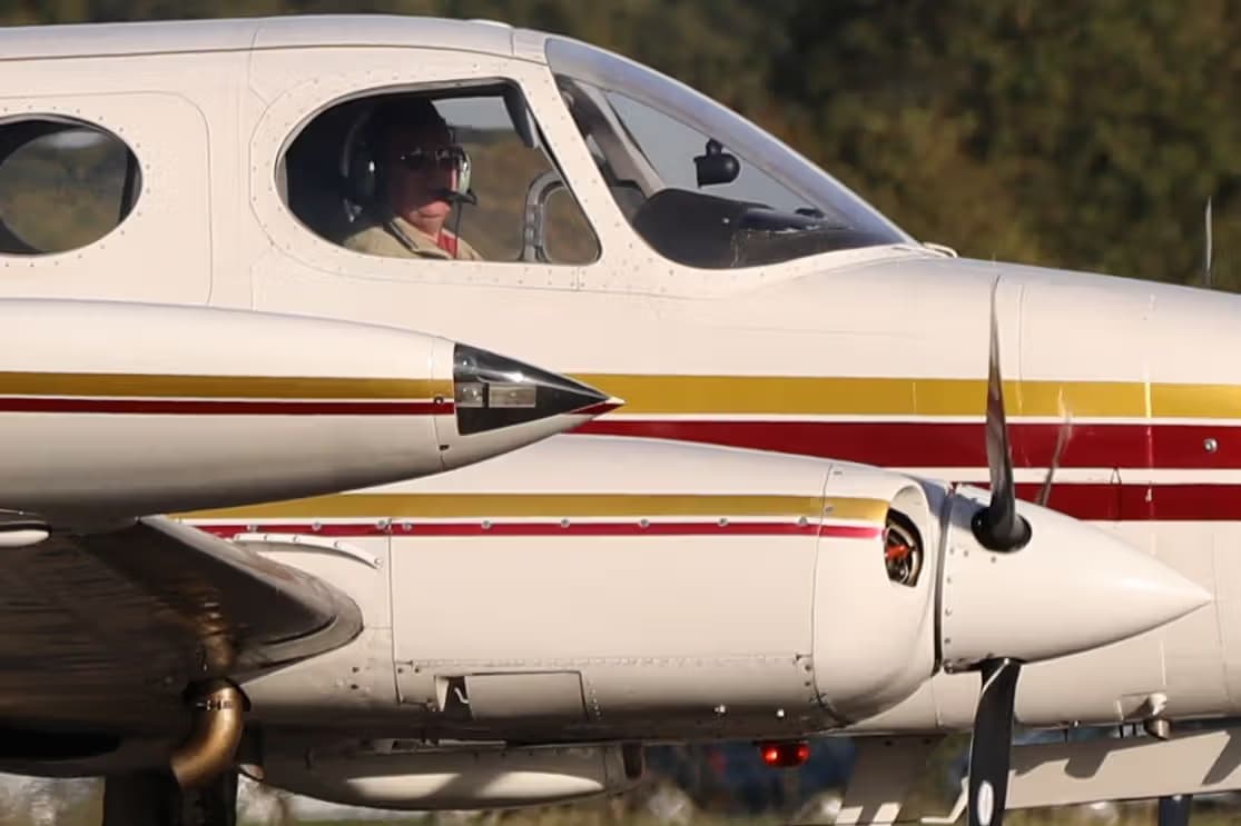 N63EN — Twin-engine aircraft