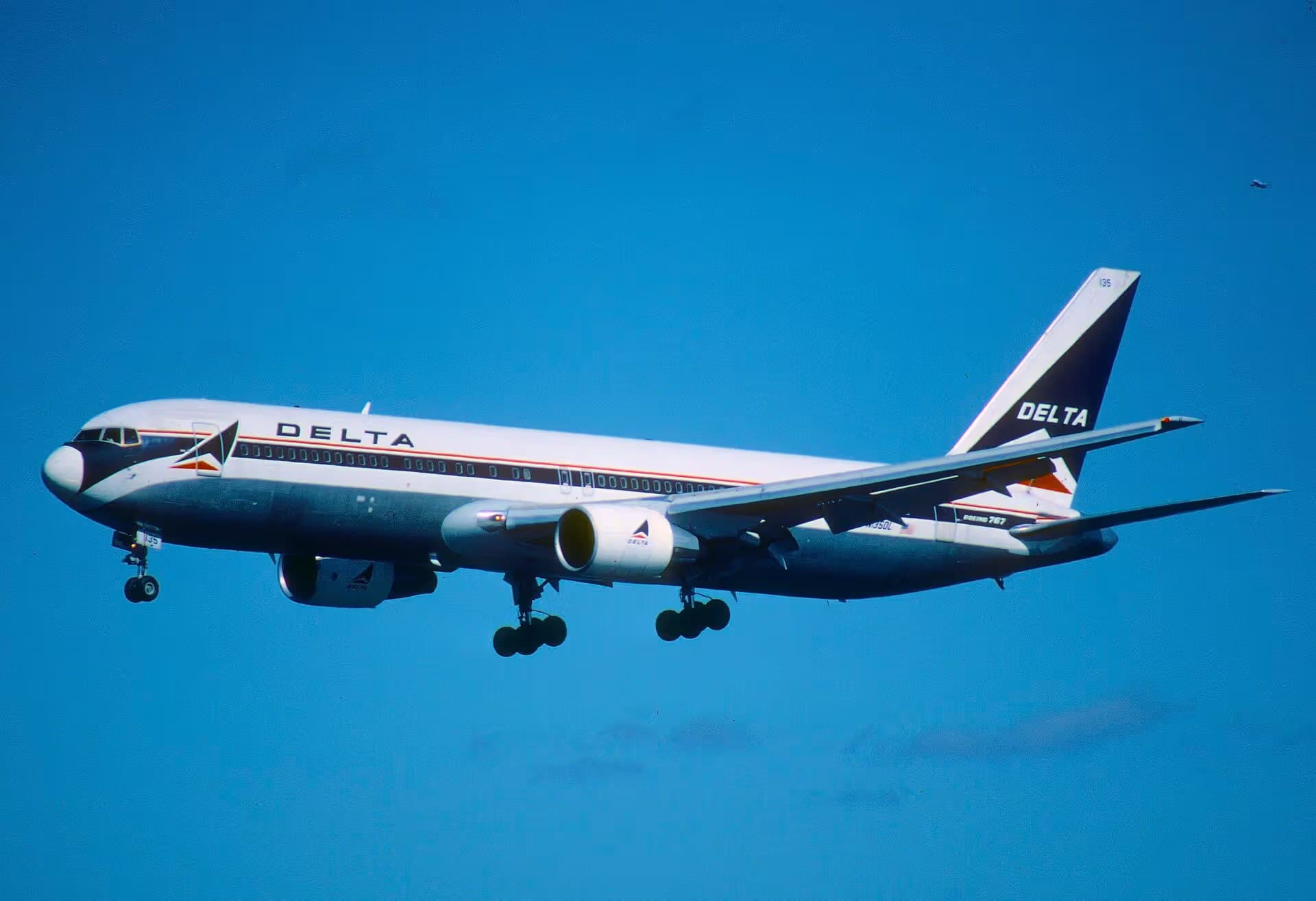 N135DL — Boeing