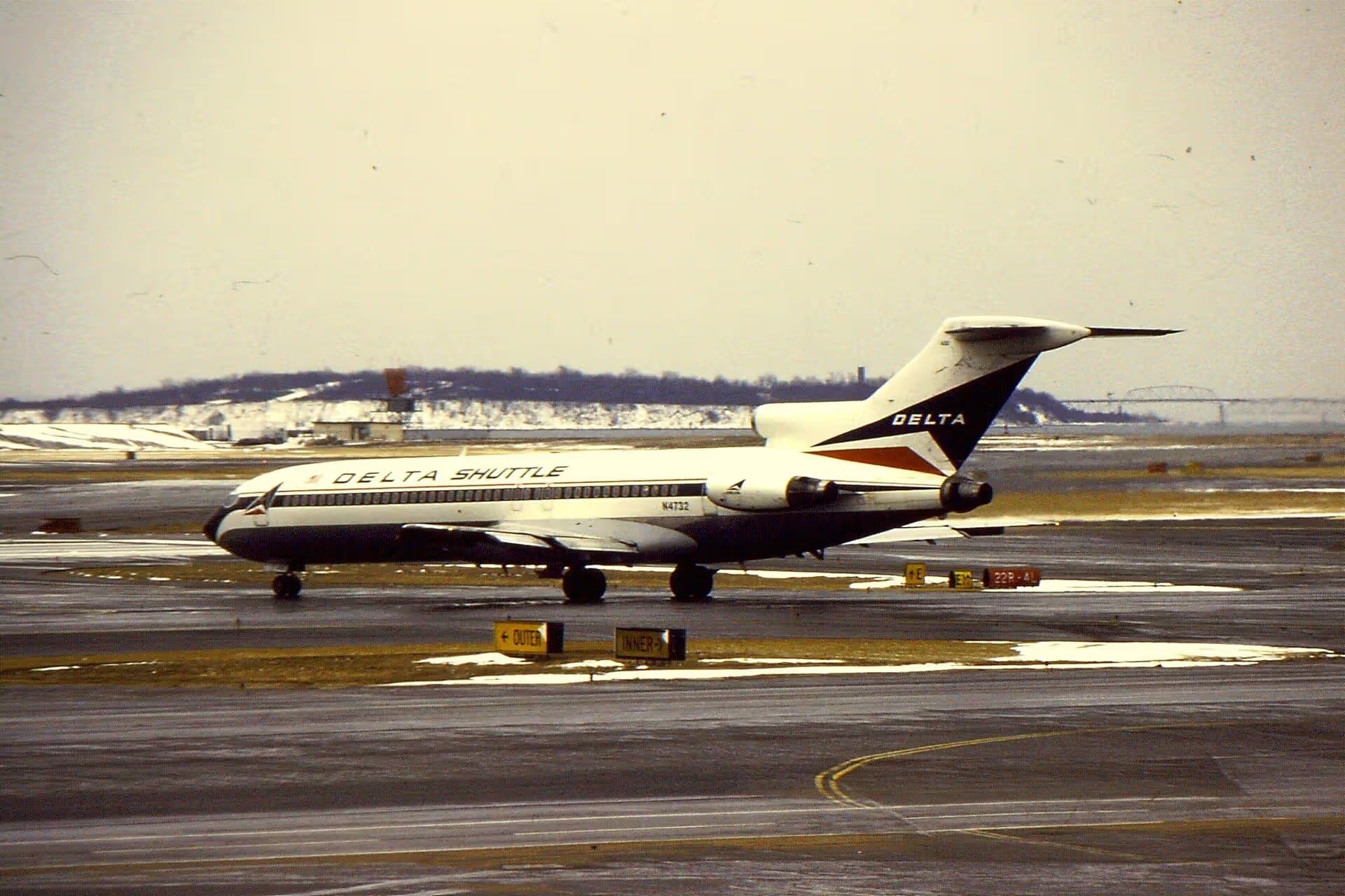 N4732 — Aircraft
