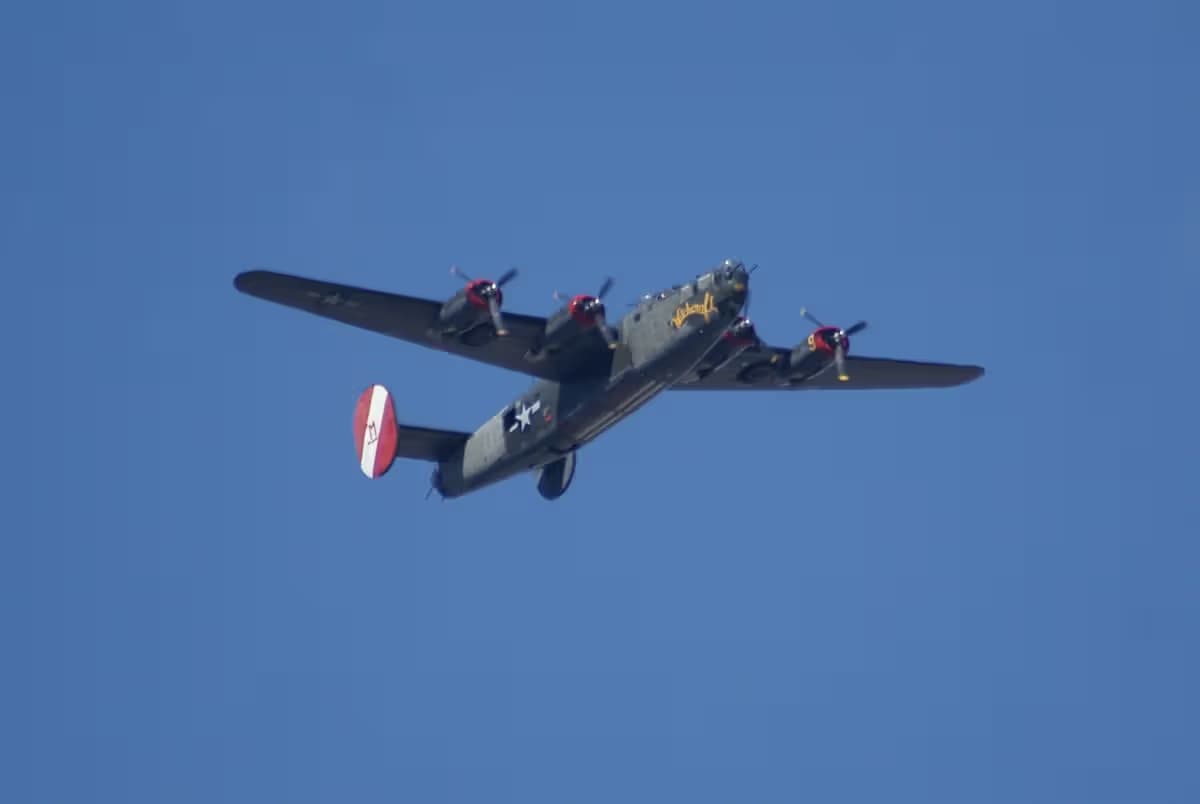 Unidentified — Warbird