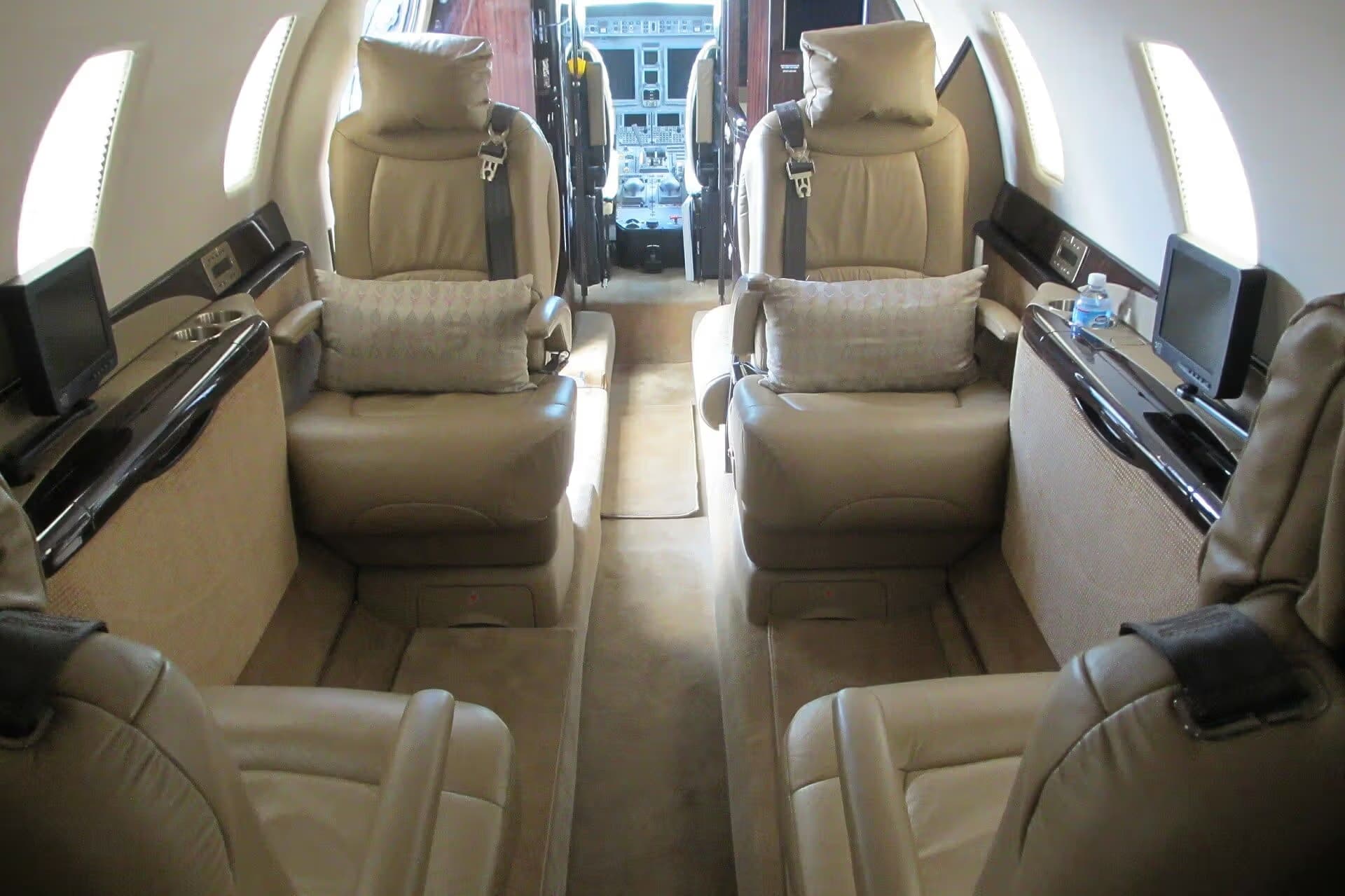 N680AB — Business jet