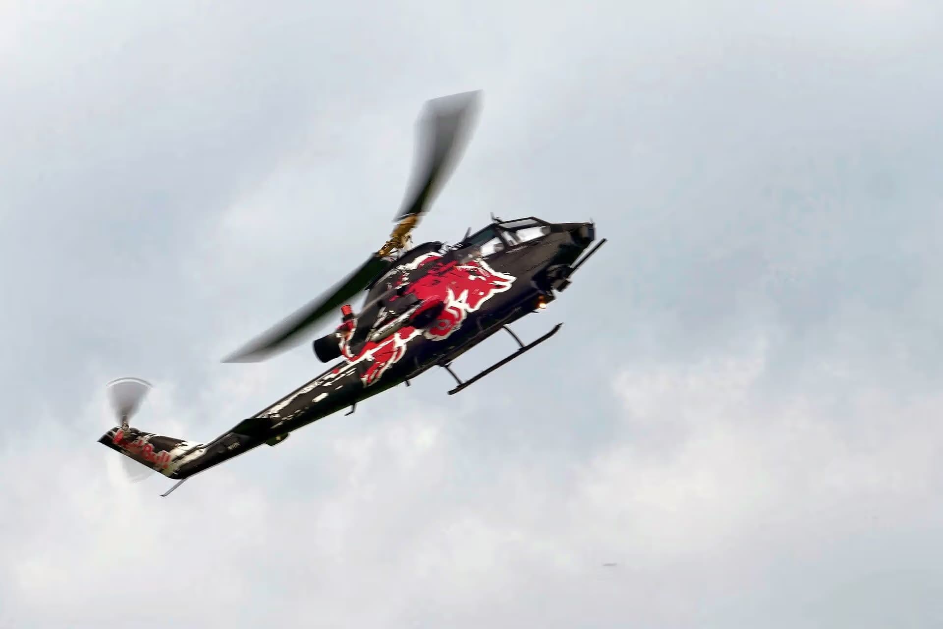 N11FX — Helicopter