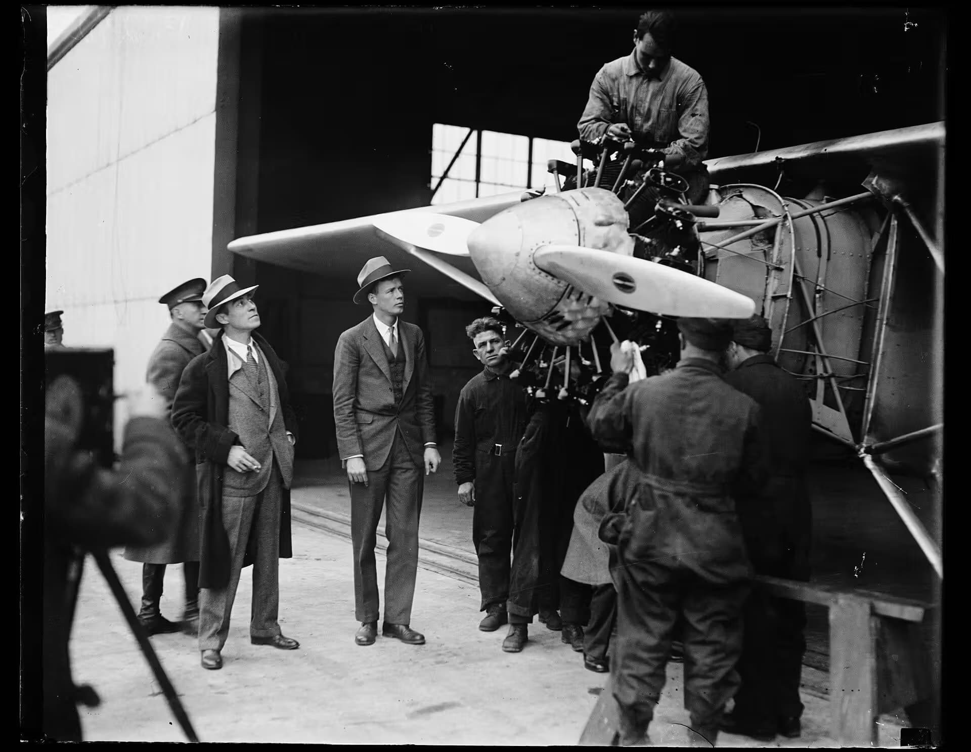 Unidentified — Single-engine aircraft