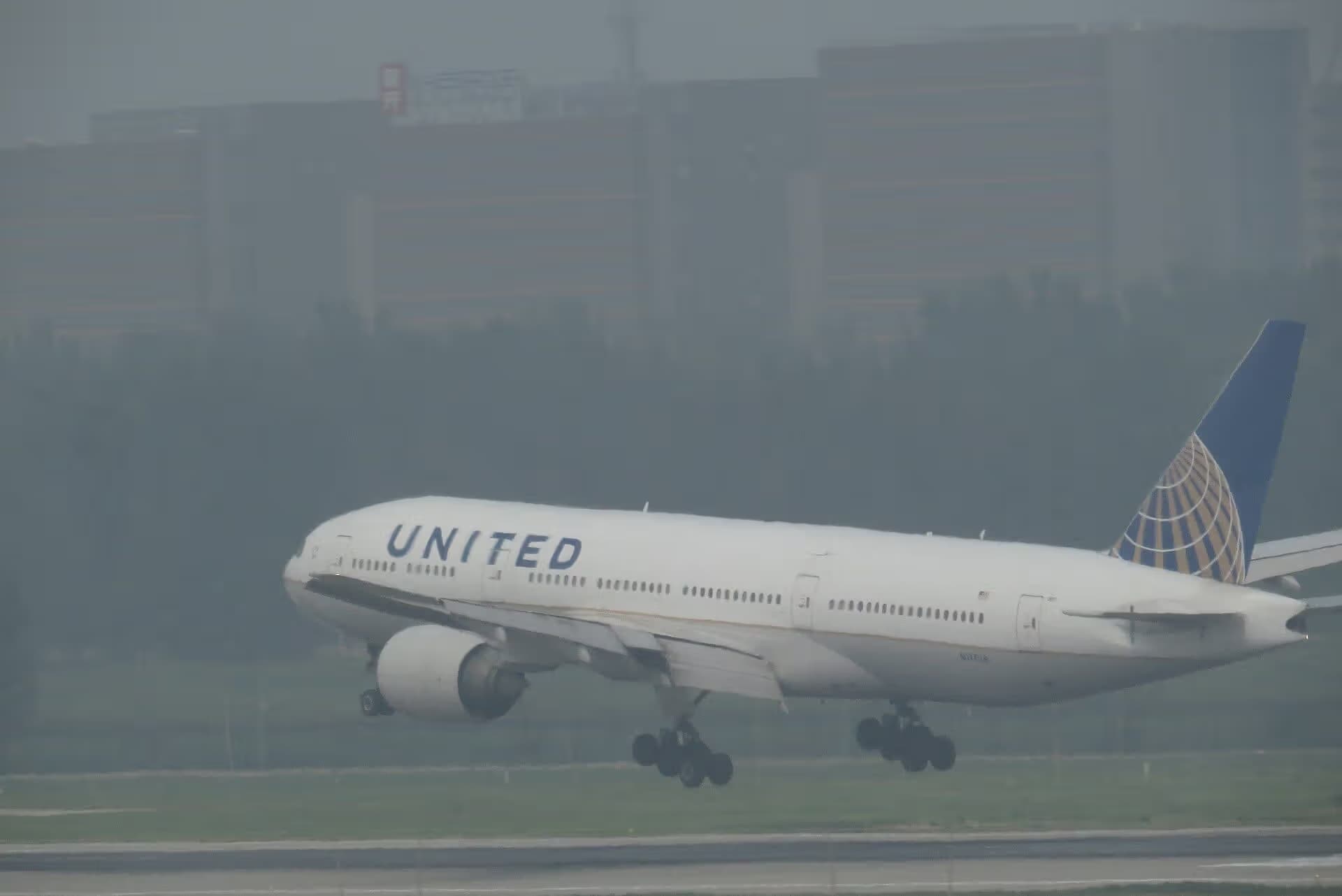 N217UA — Boeing