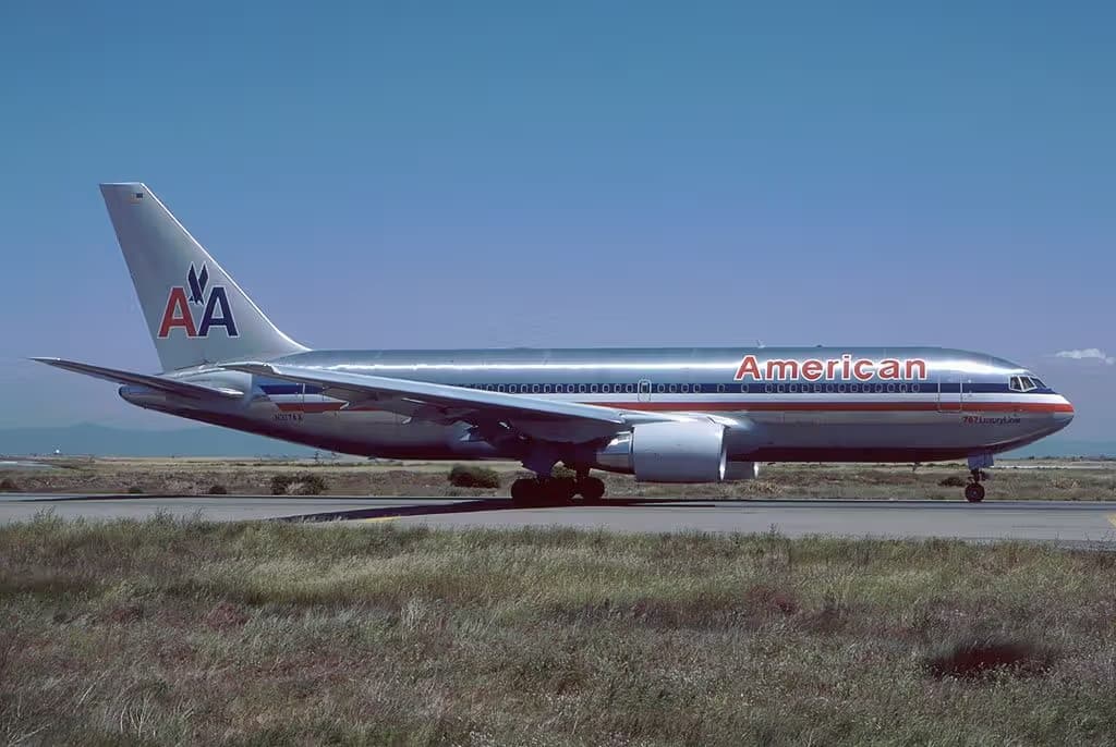 N317AA — Twin-engine aircraft