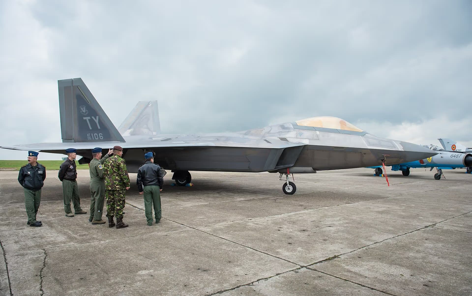 Unidentified — Lockheed