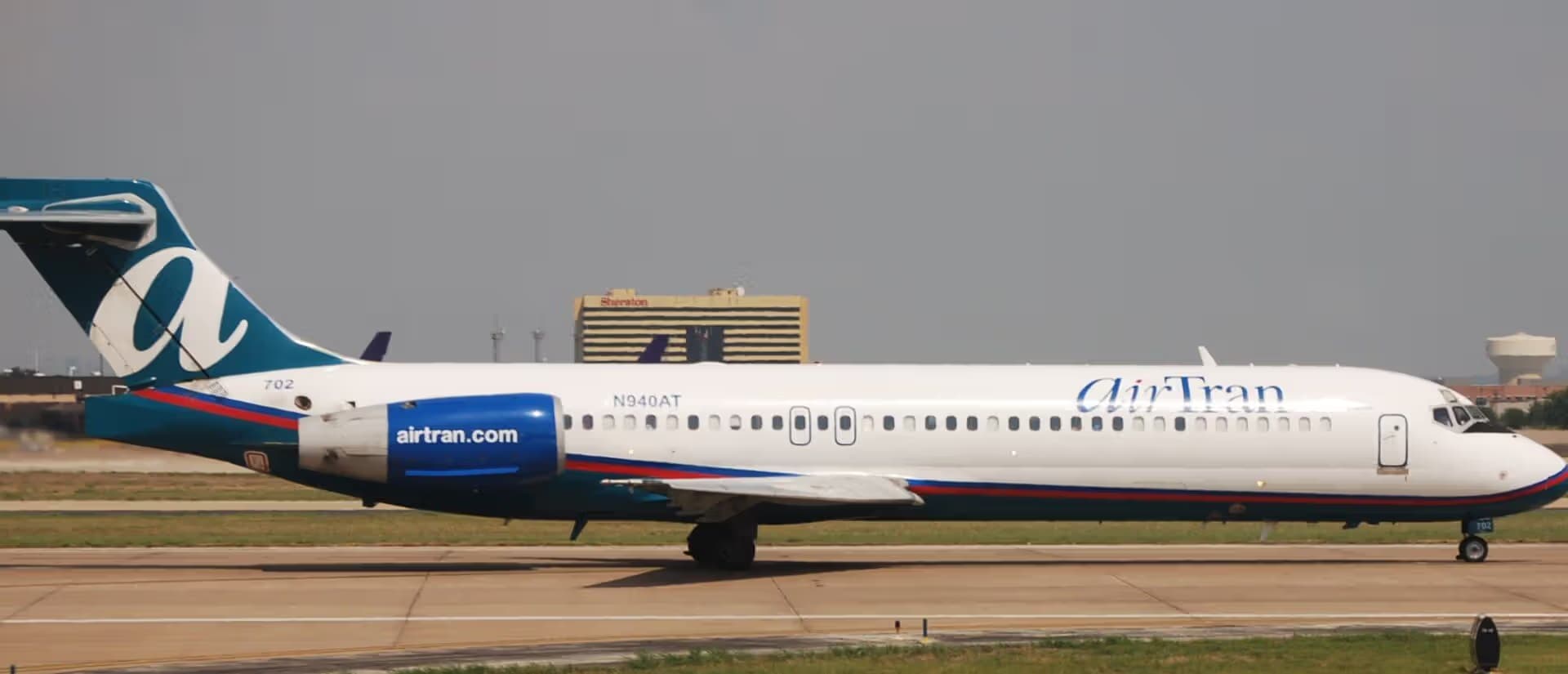 N940AT — Boeing