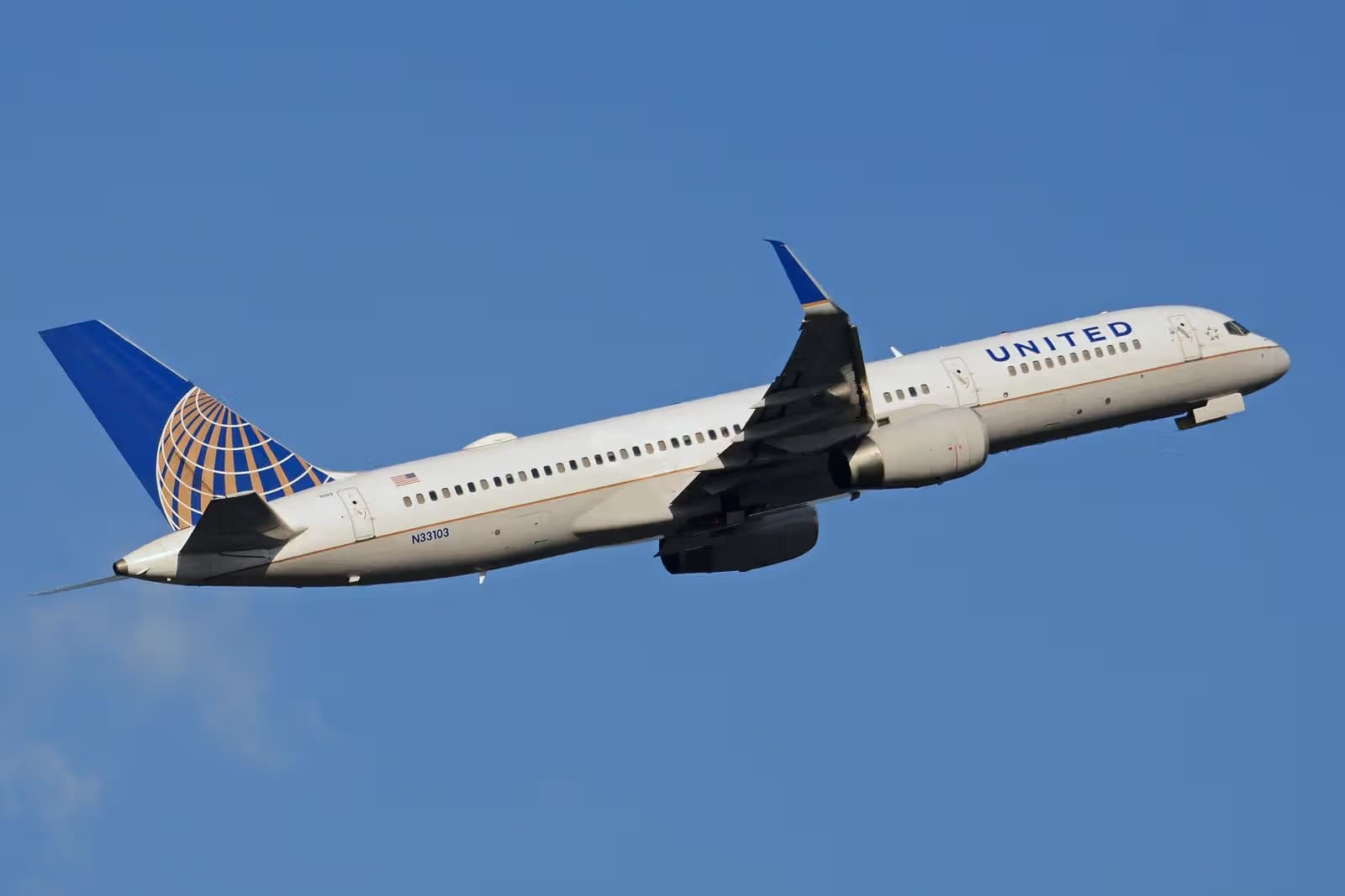N33103 — Boeing