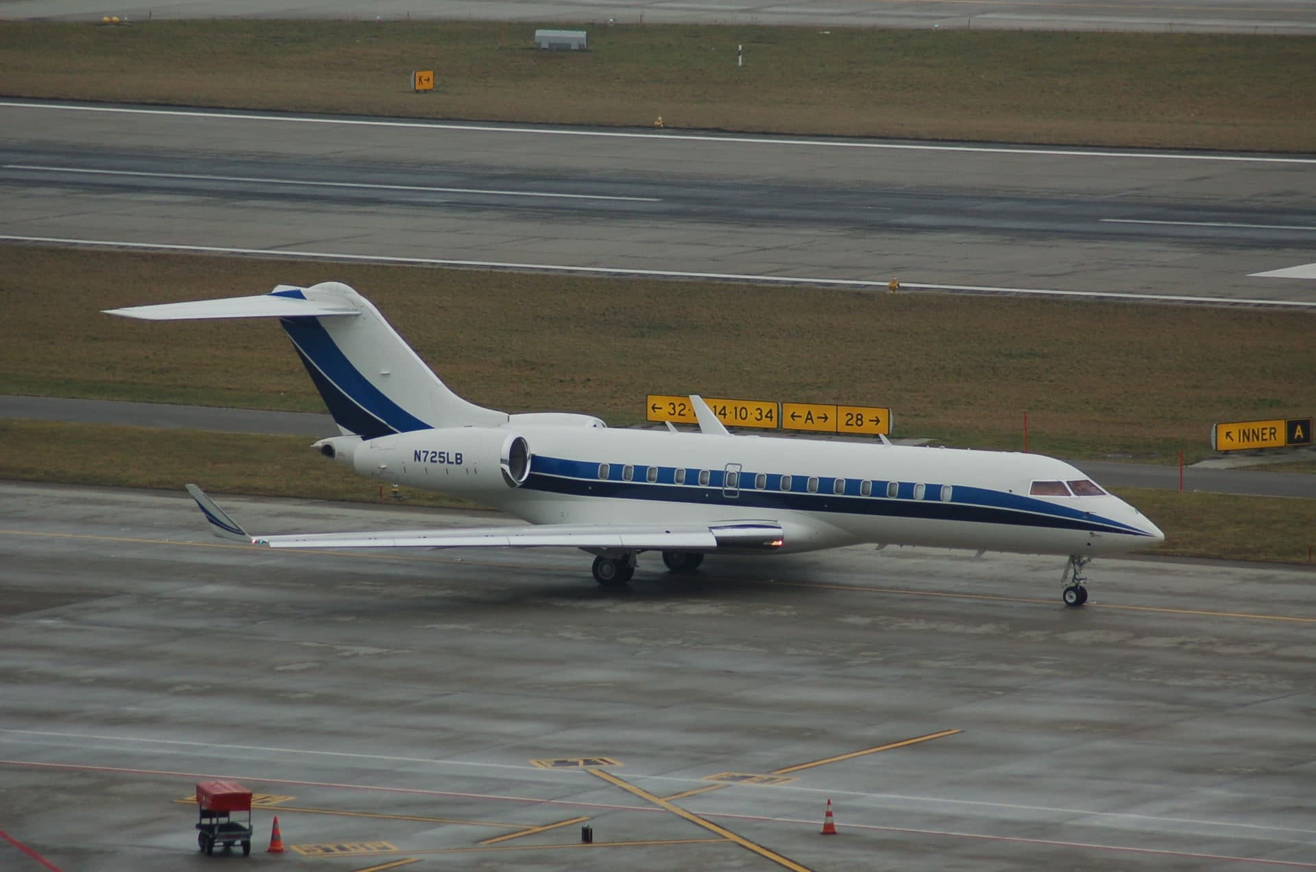 N725LB — Bombardier