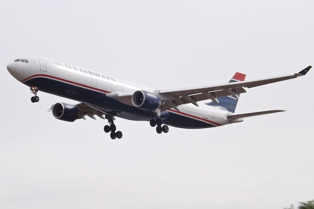 N278AY — Twin-engine aircraft