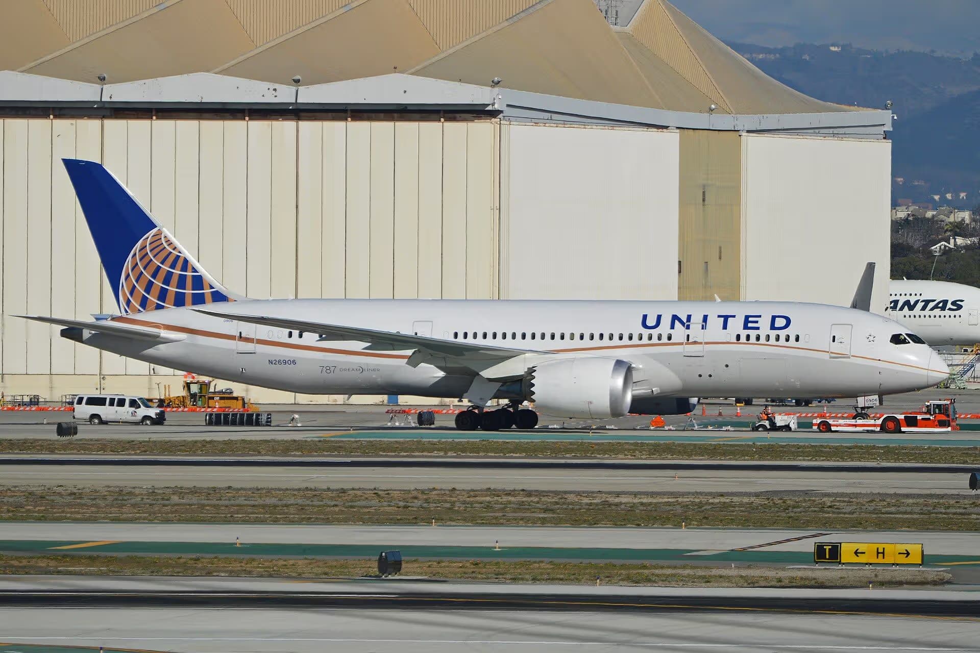 N26906 — Boeing