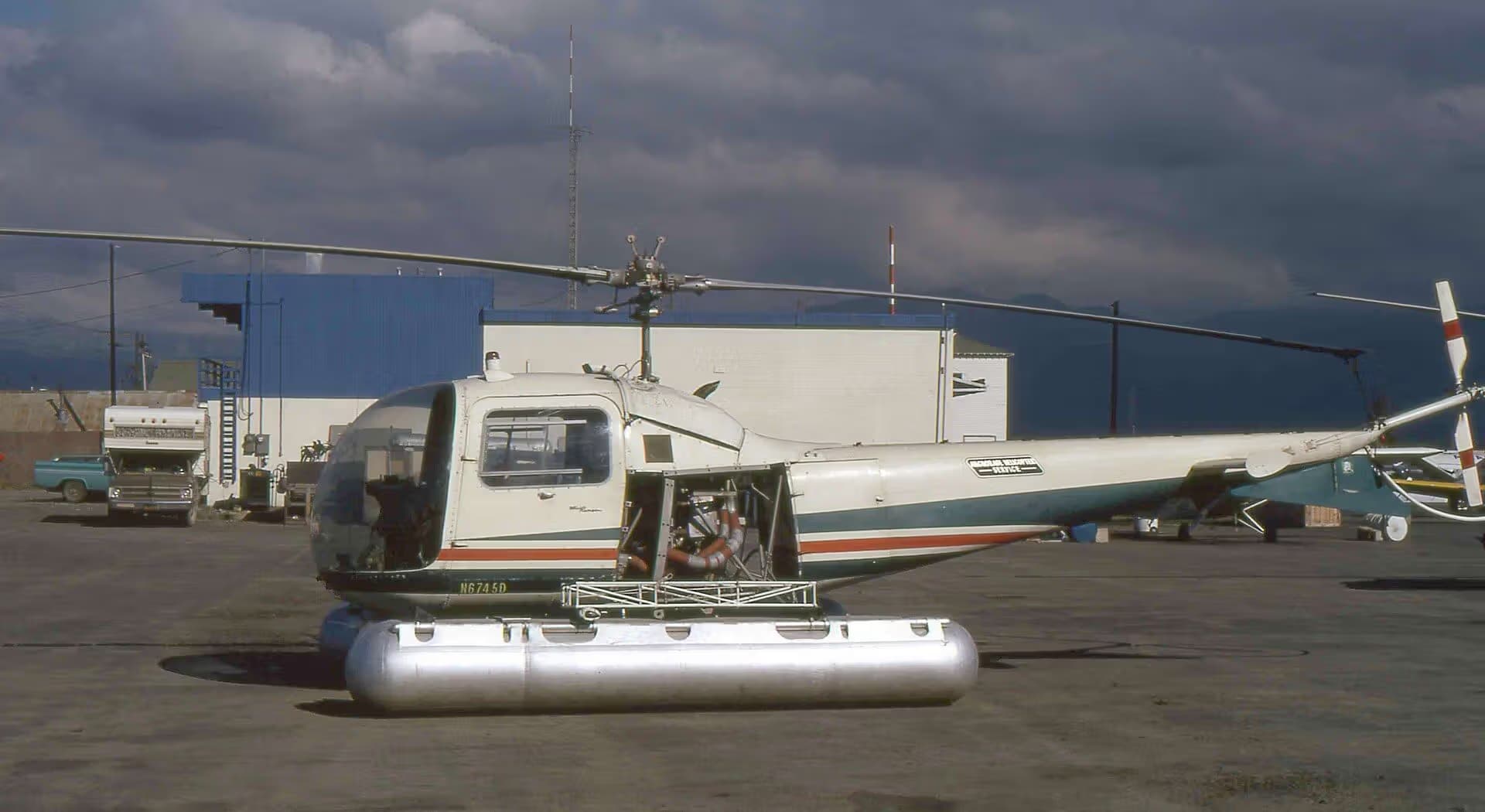 N6745D — Helicopter