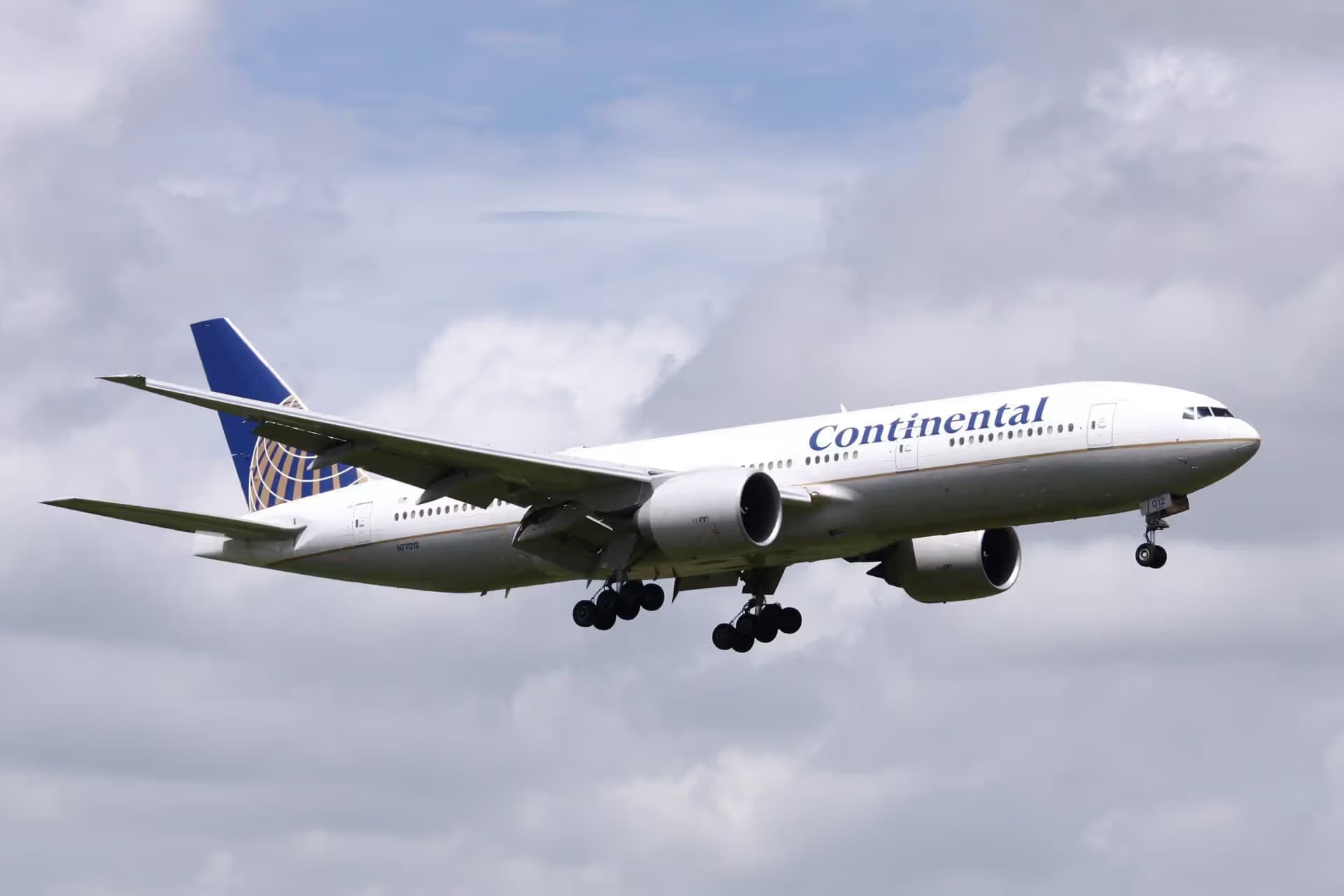 N77012 — Boeing