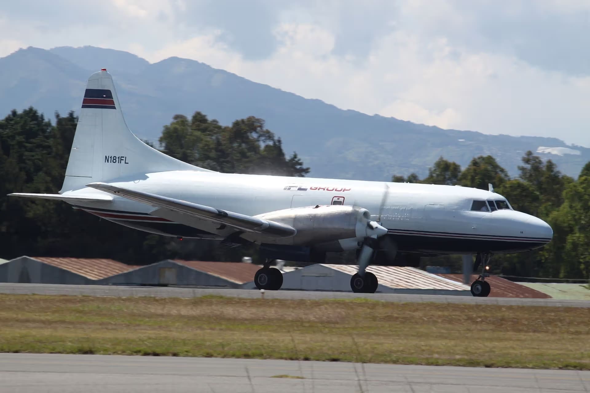 N181FL — Twin-engine aircraft