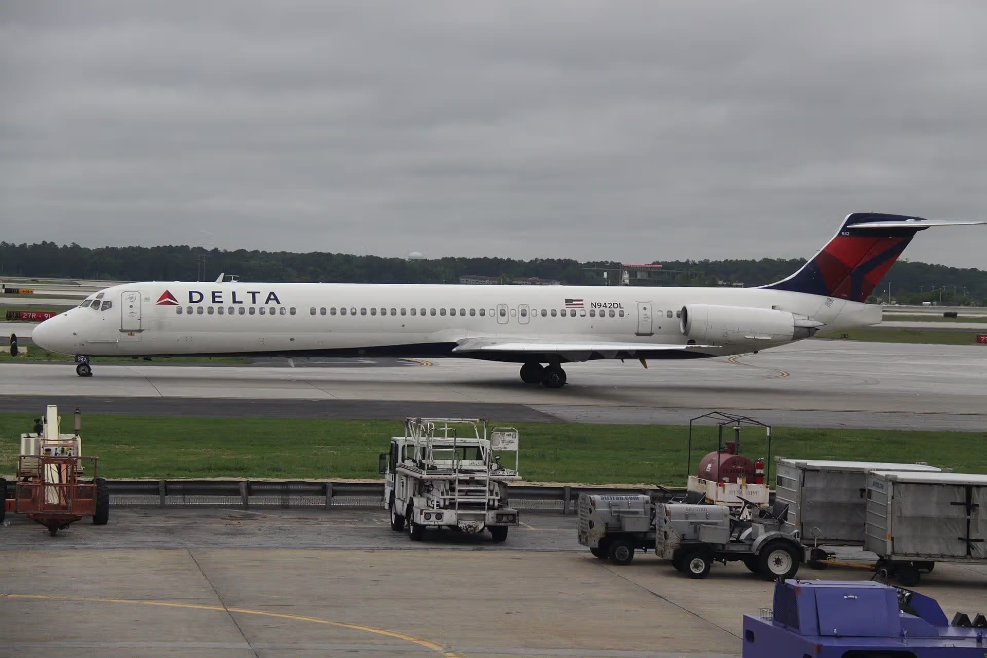 N942DL — Aircraft