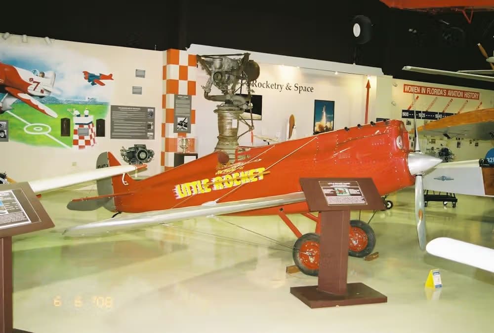 Unidentified — Single-engine aircraft