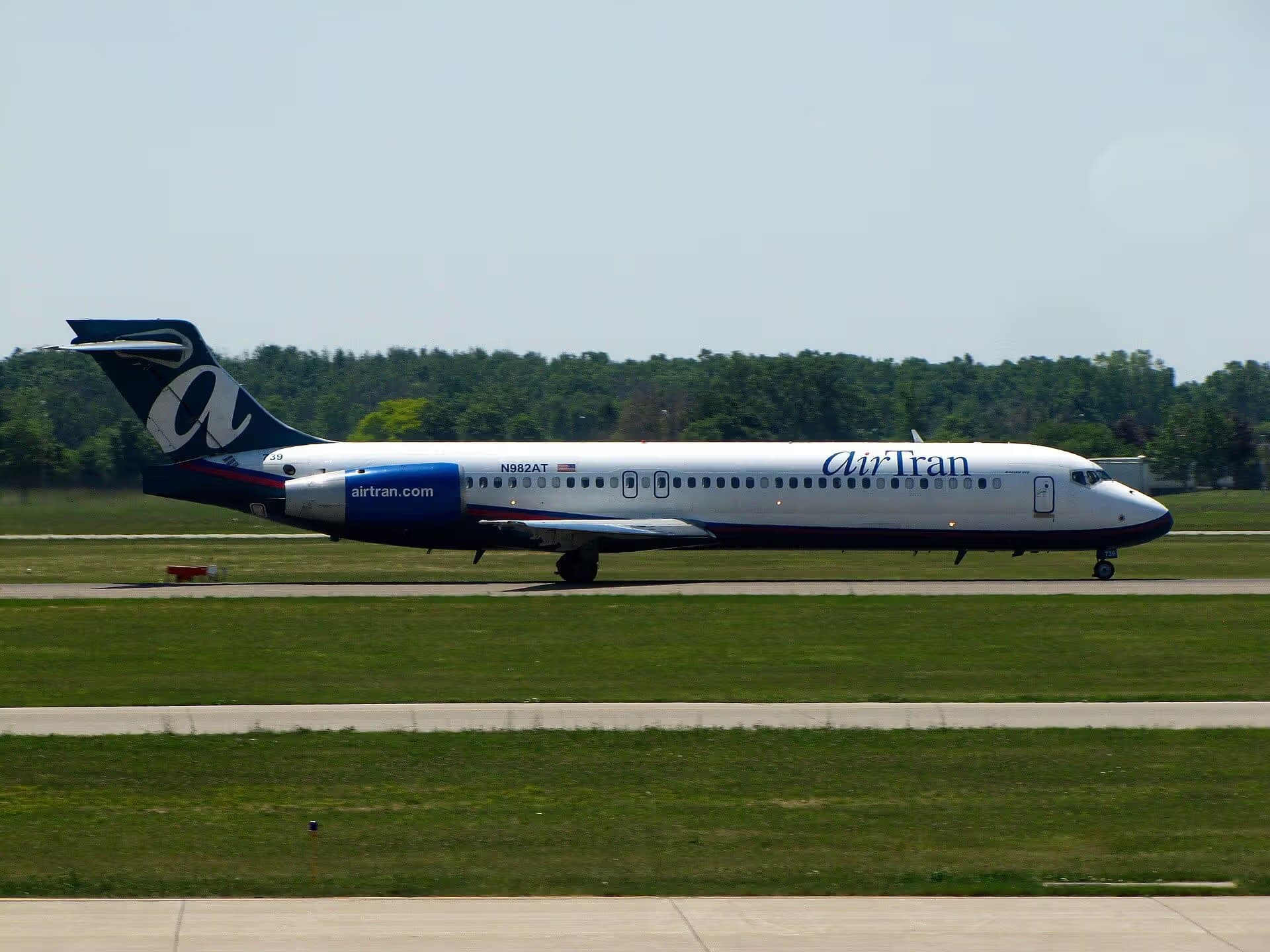 N982AT — Boeing