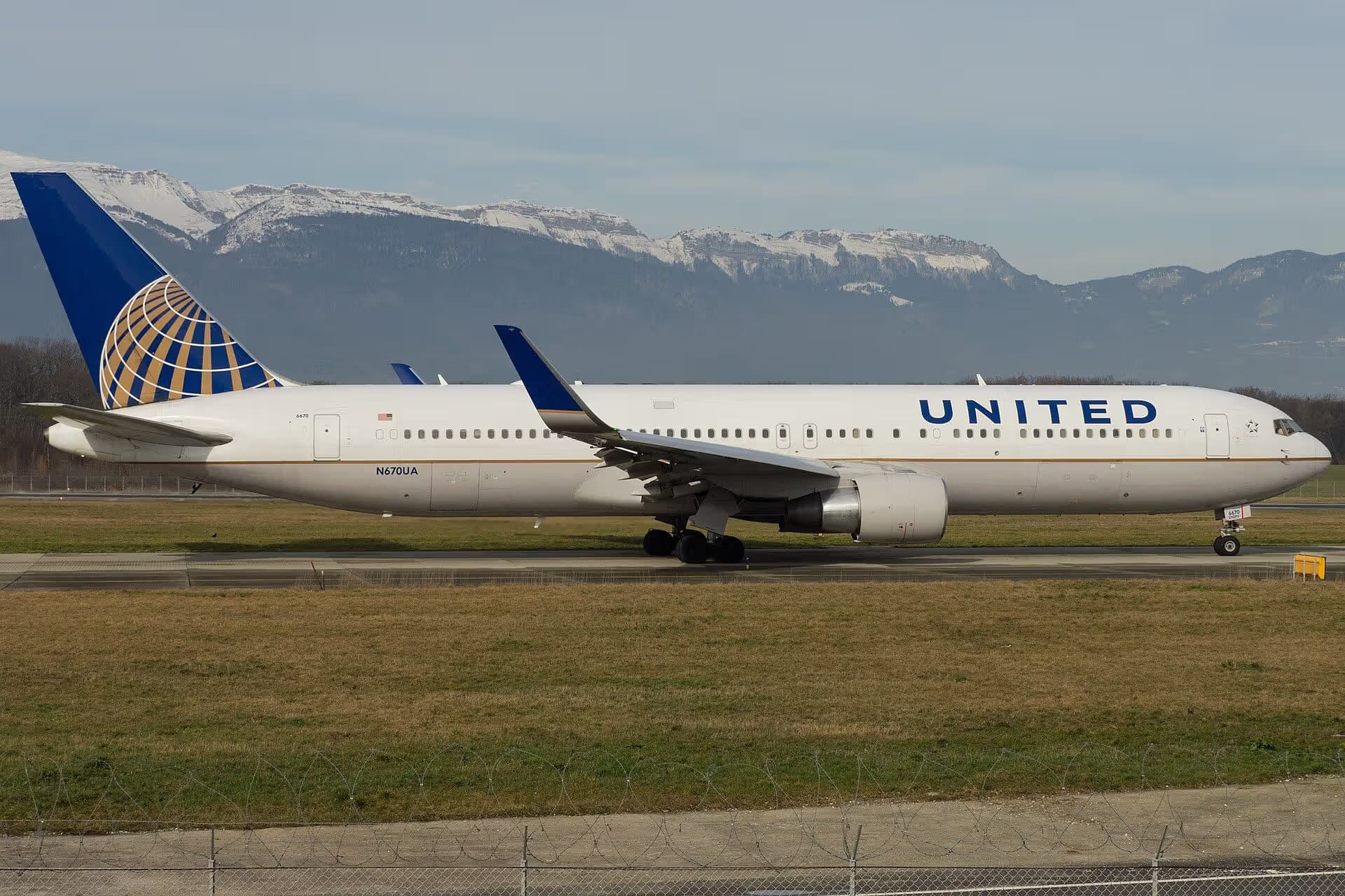 N670UA — Boeing