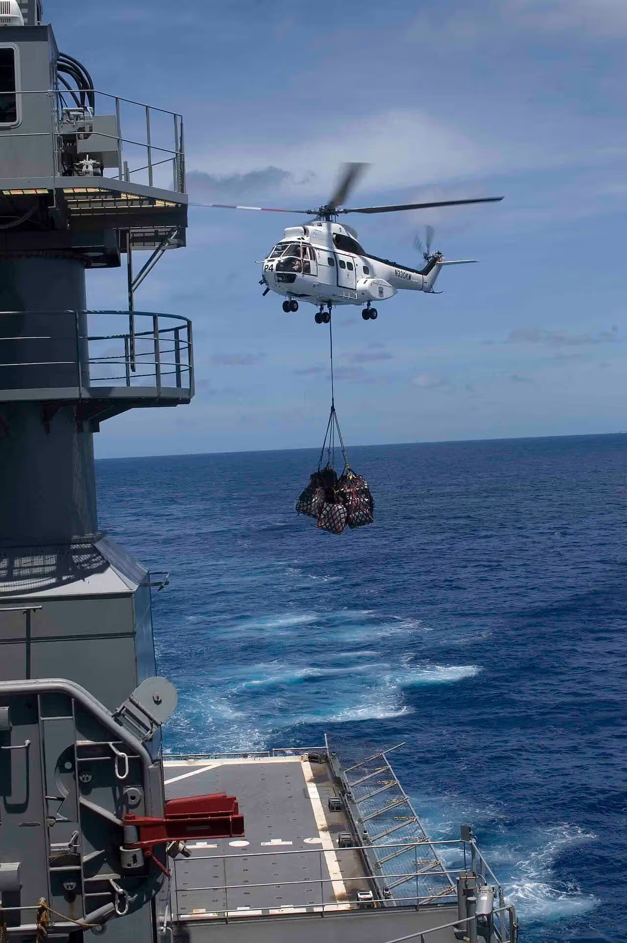 N330KW — Helicopter