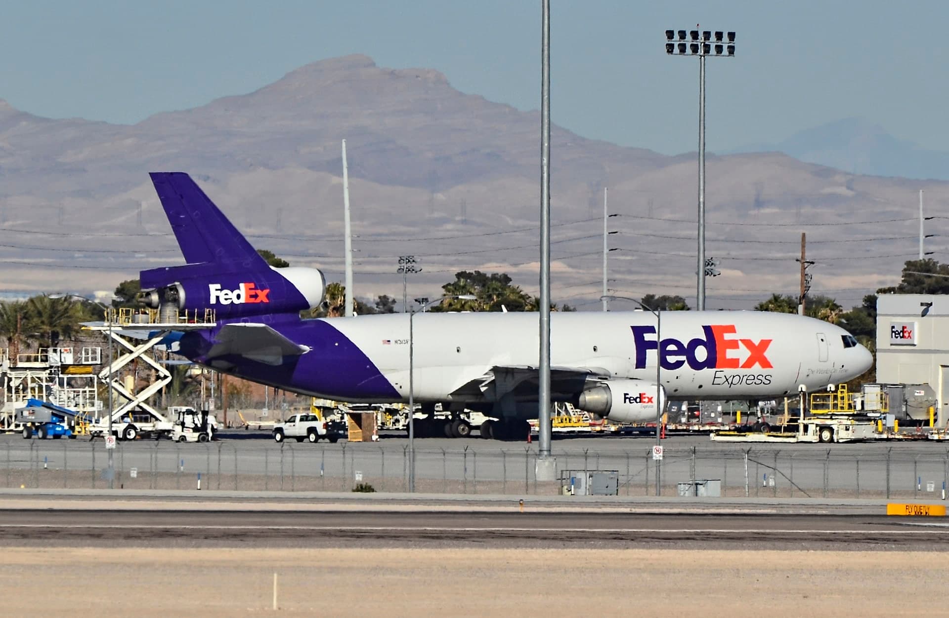 N313FE — Douglas