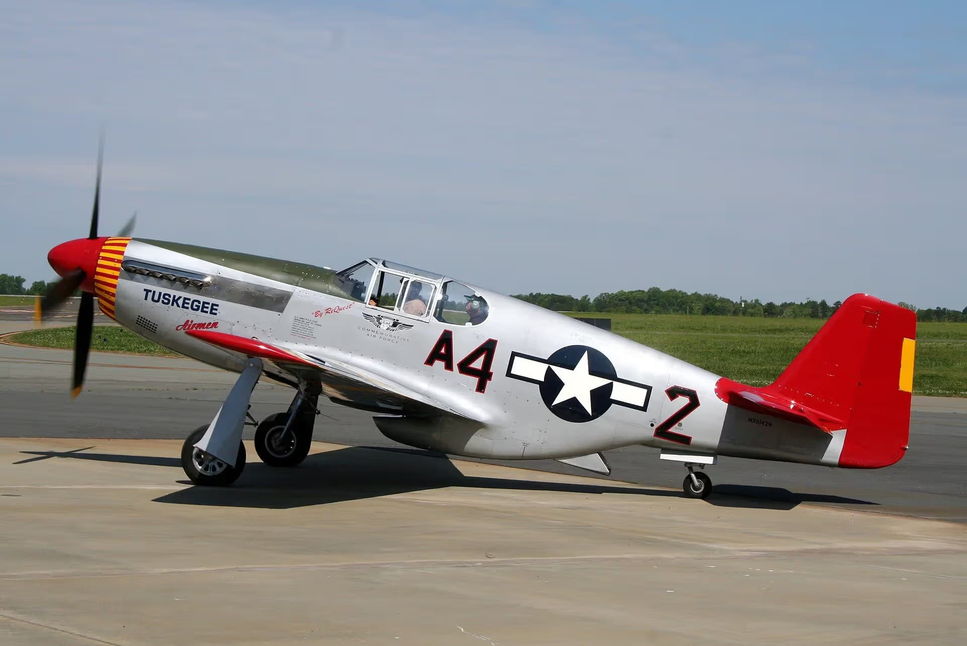 Unidentified — Single-engine aircraft