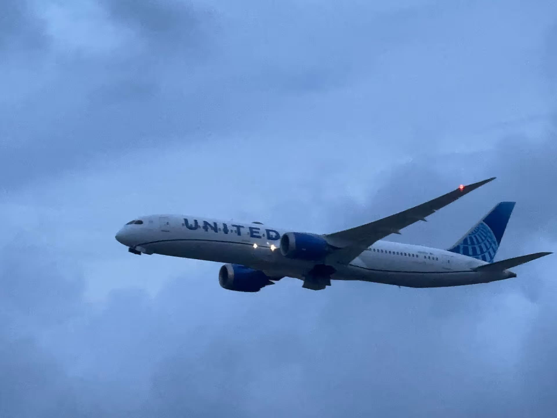 N26970 — Twin-engine aircraft
