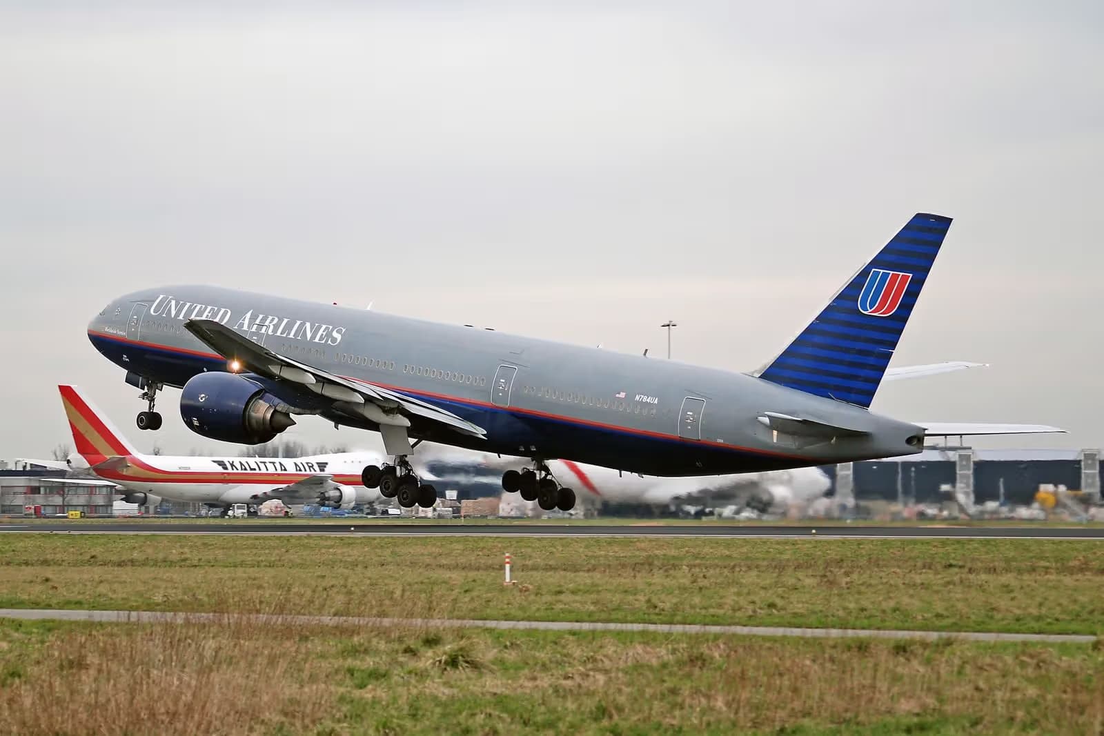 N784UA — Boeing
