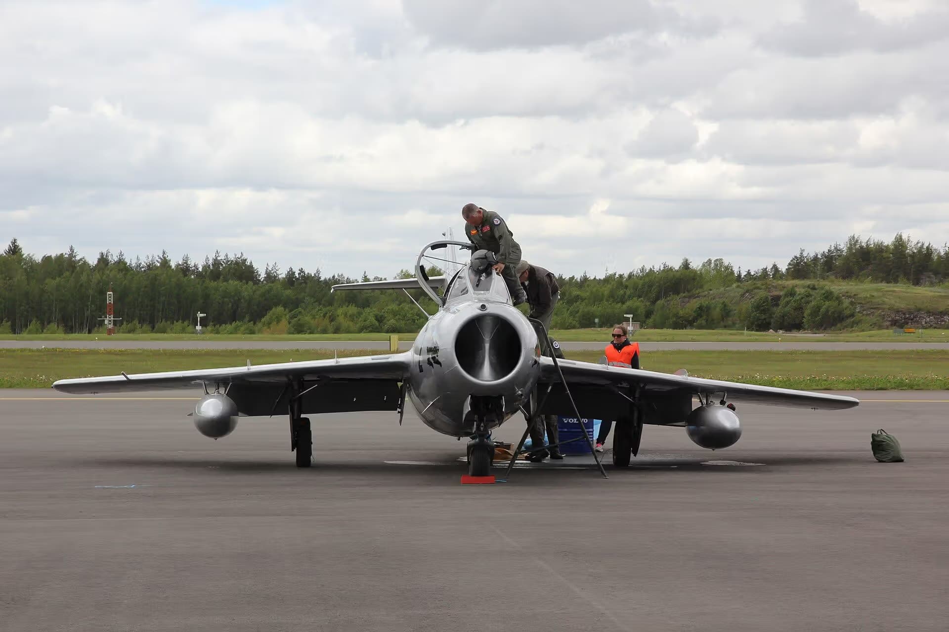 N104CJ — Warbird