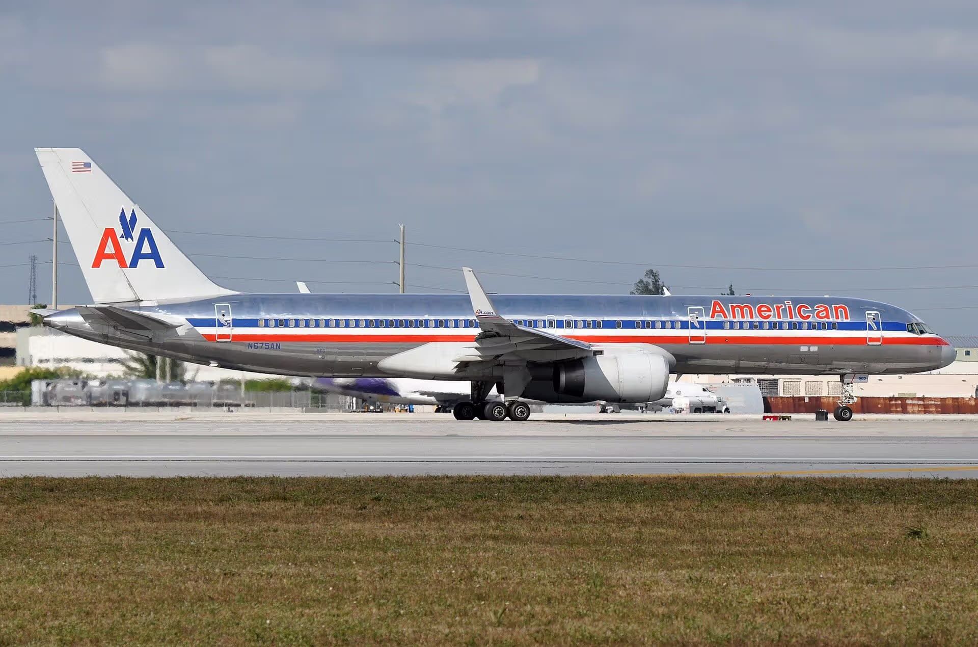 N675AN — Twin-engine aircraft
