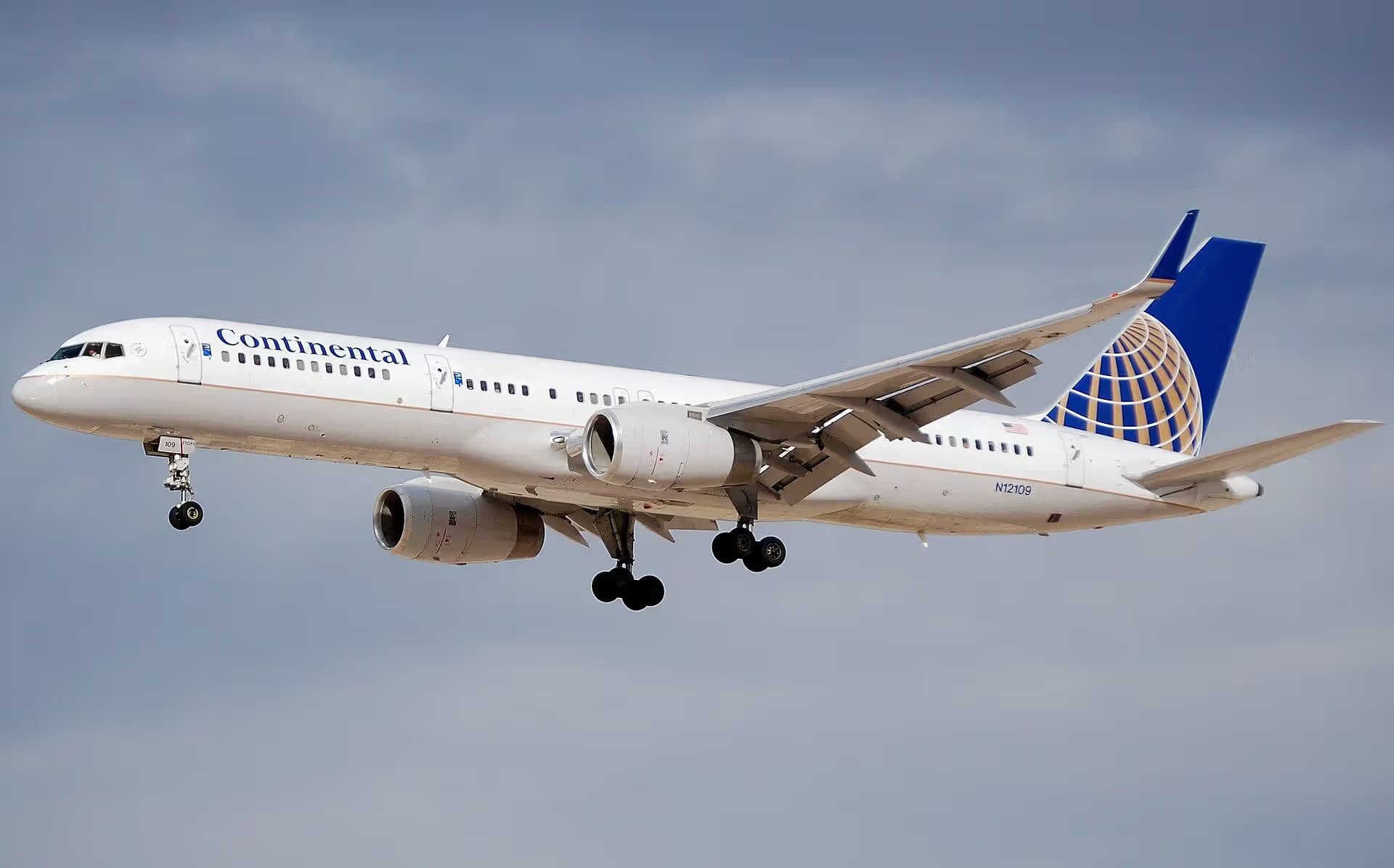N12109 — Twin-engine aircraft