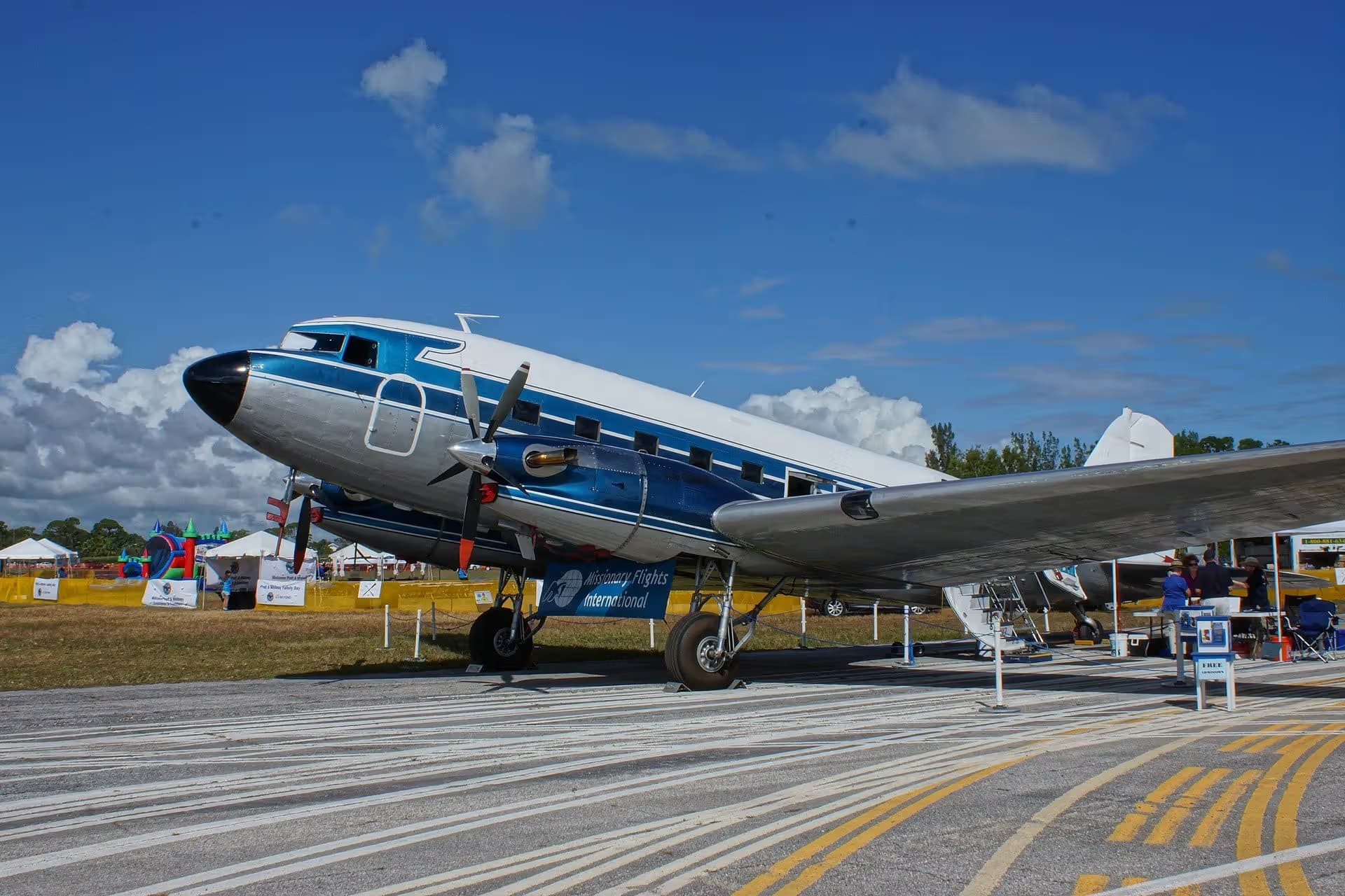N200MF — Douglas