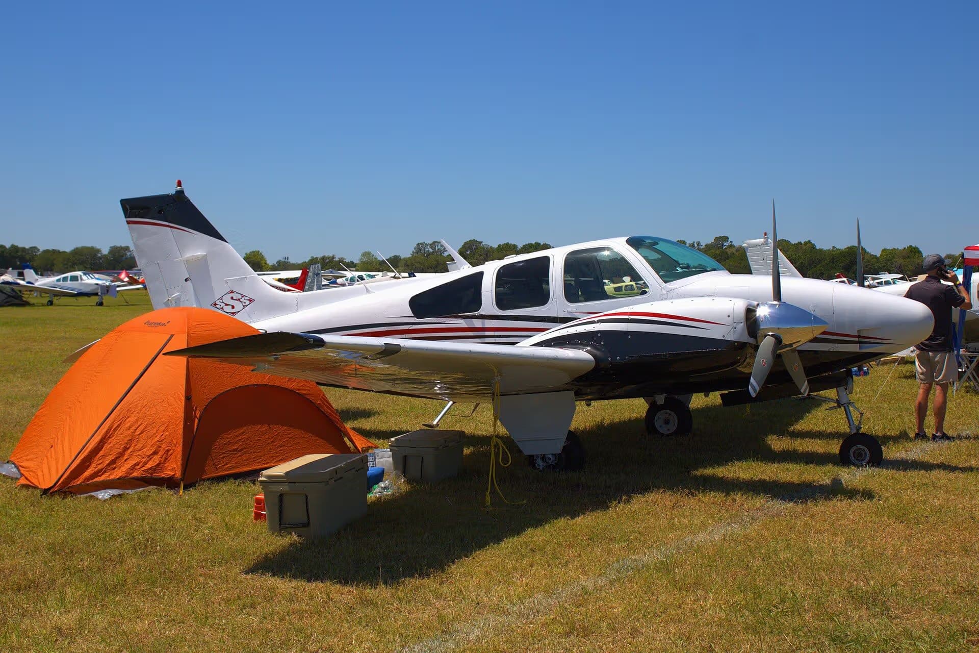 N33511 — Beechcraft