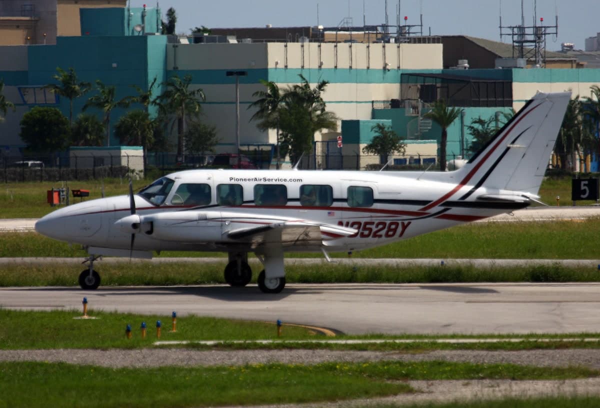 N3528Y — Cessna