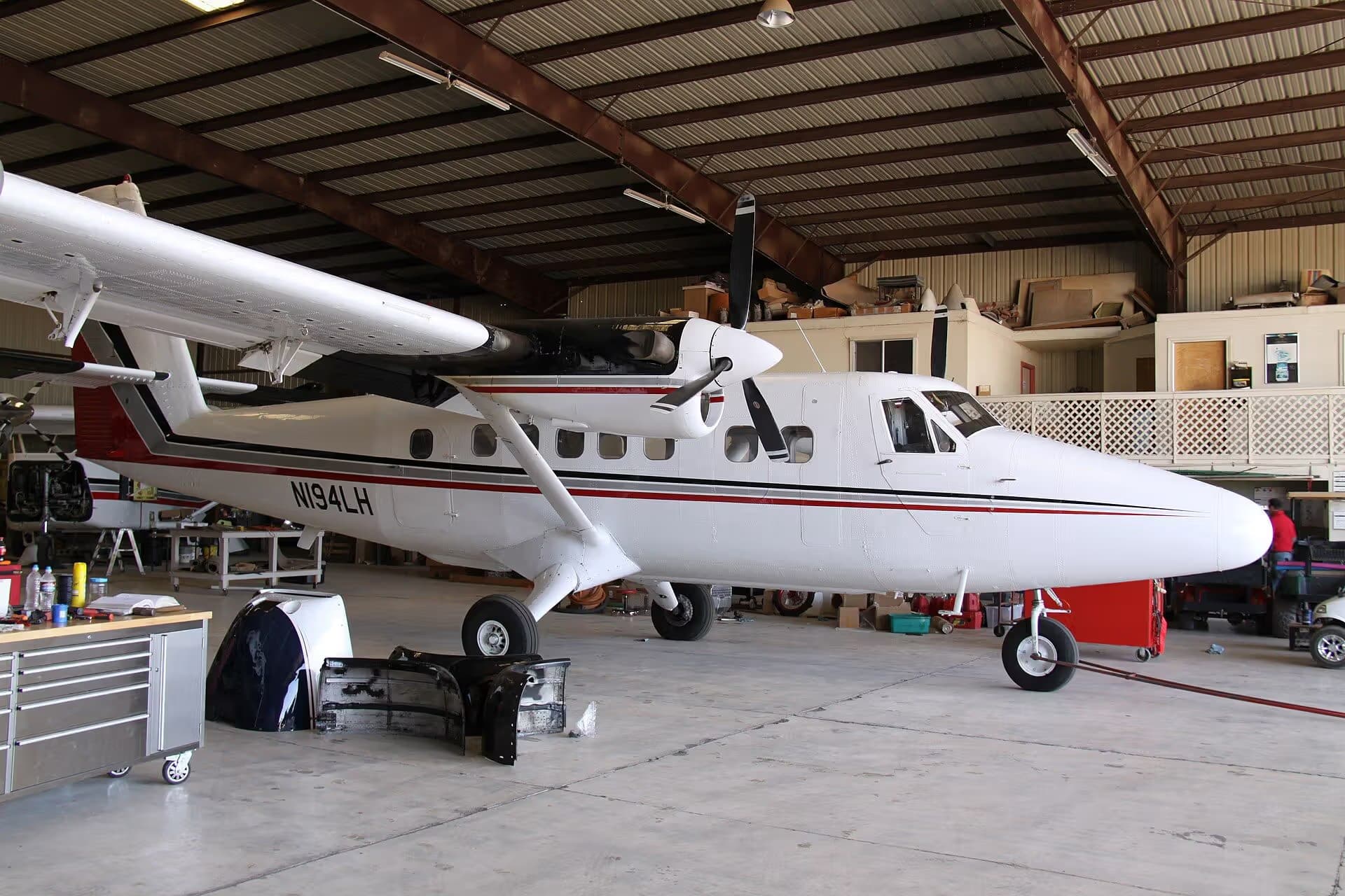 N194LH — De Havilland