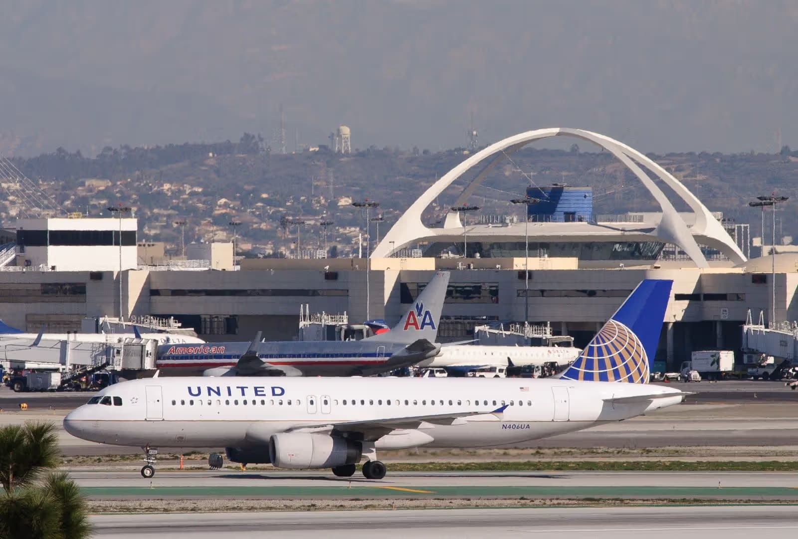 N406UA — Aircraft