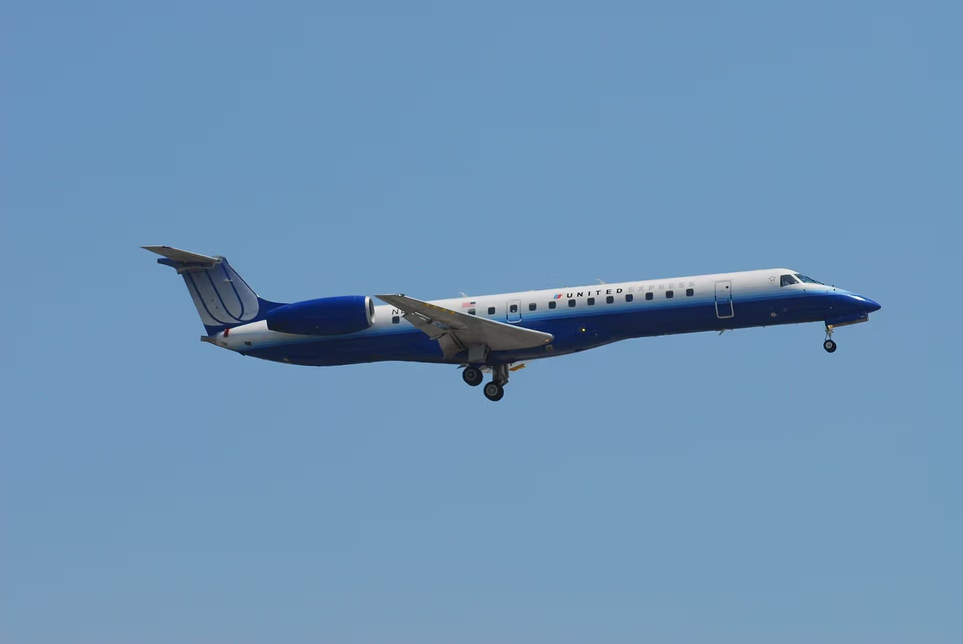 N12924 — Twin-engine aircraft