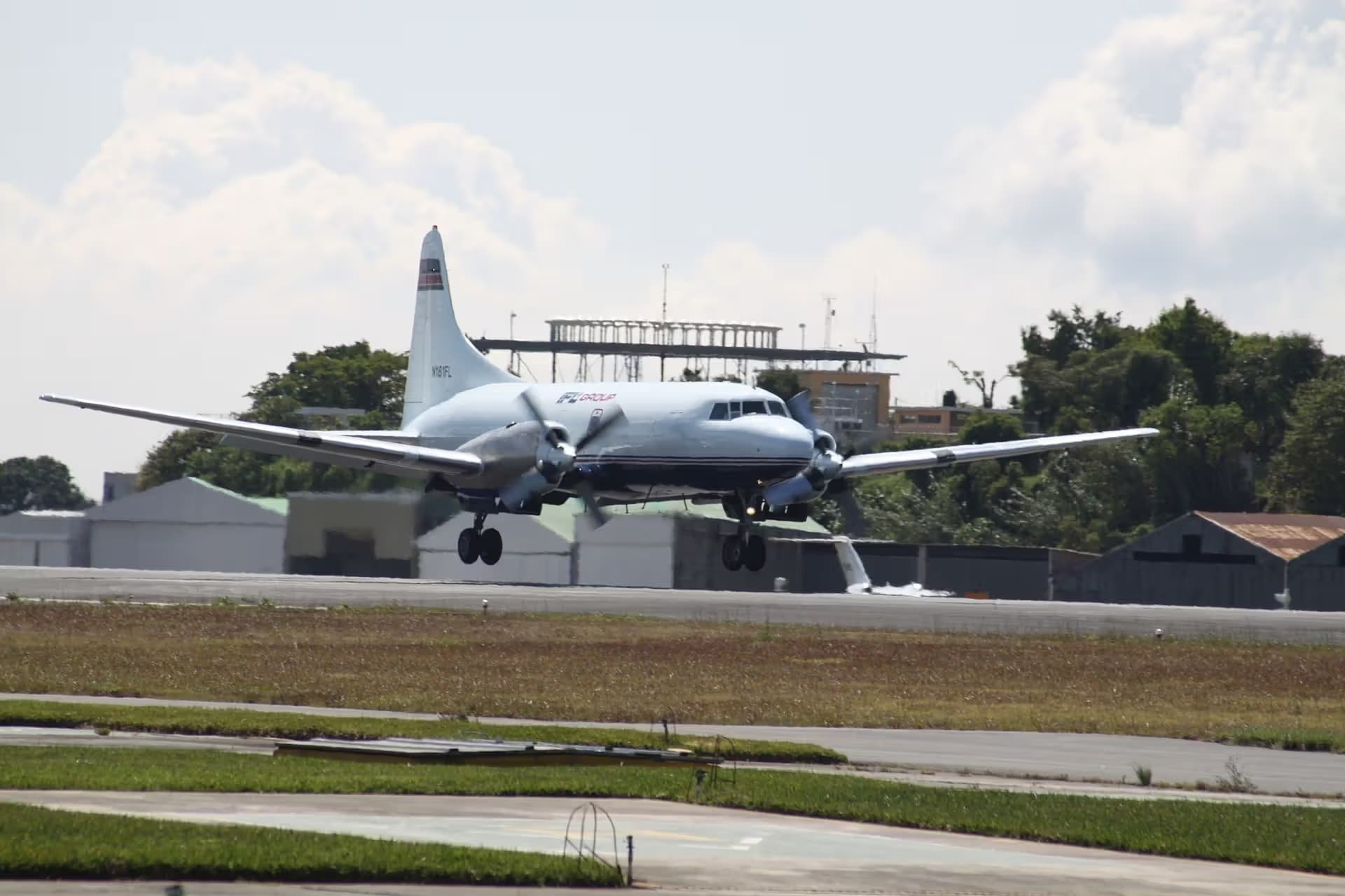 N181FL — Twin-engine aircraft