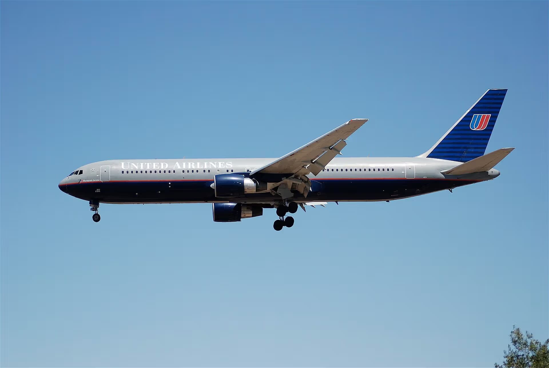 N673UA — Boeing