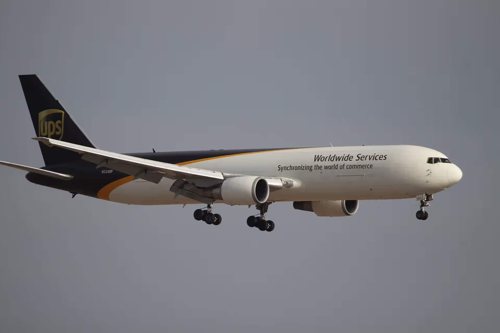 N324UP — Twin-engine aircraft