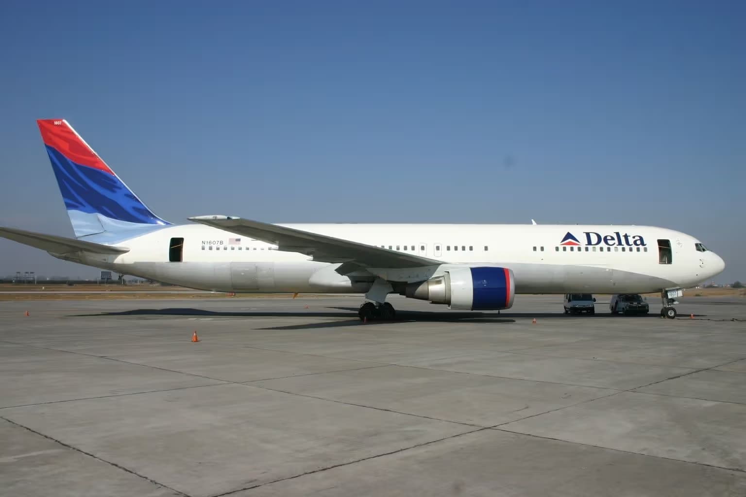 N1607B — Boeing
