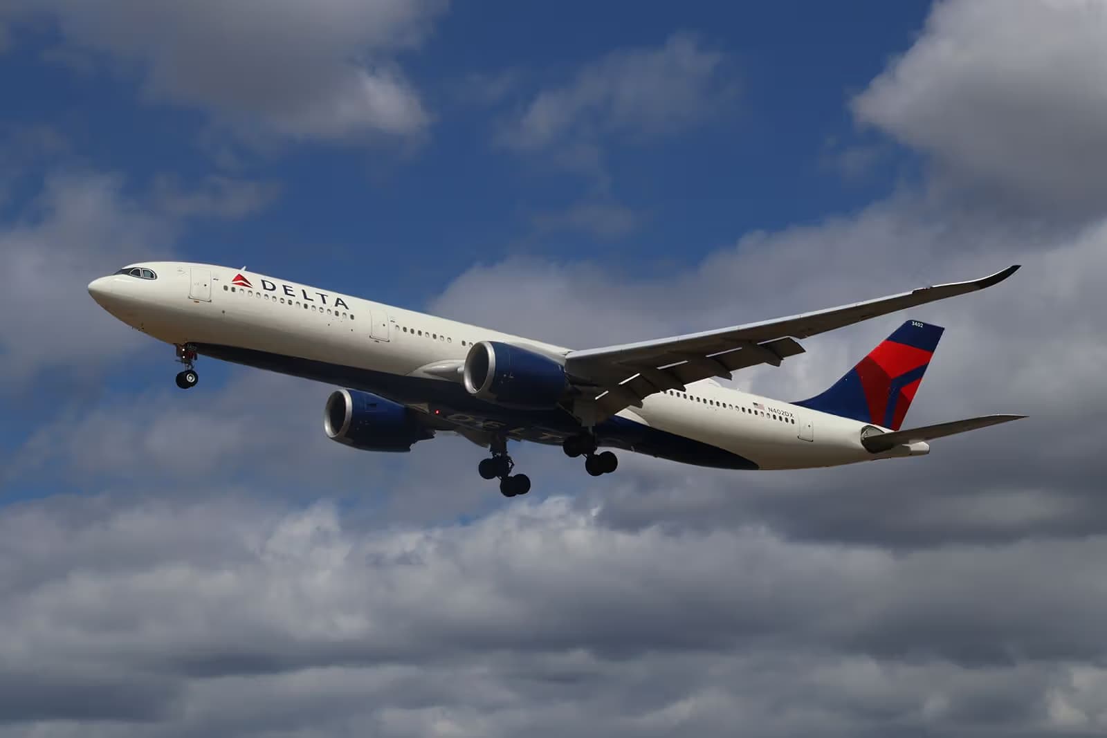 N402DX — Airbus