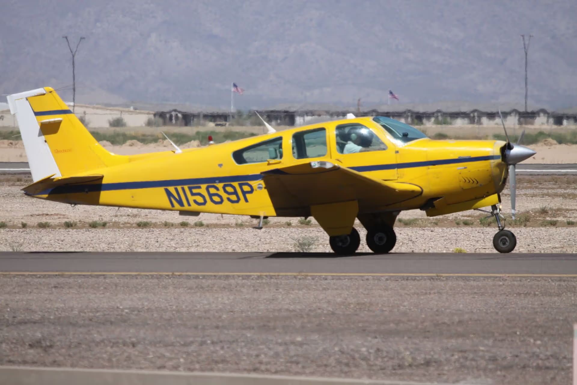 N1569P — Beechcraft