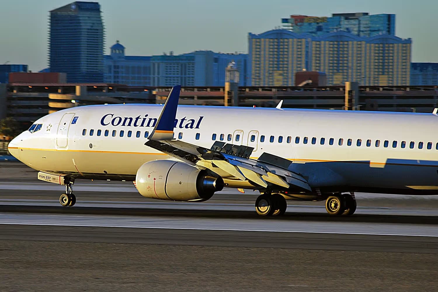 N87527 — Boeing