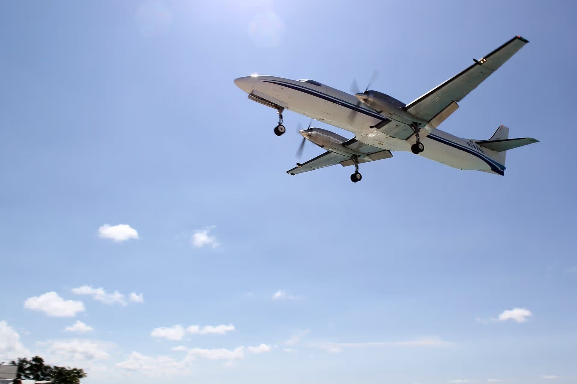 N362AE — Twin-engine aircraft