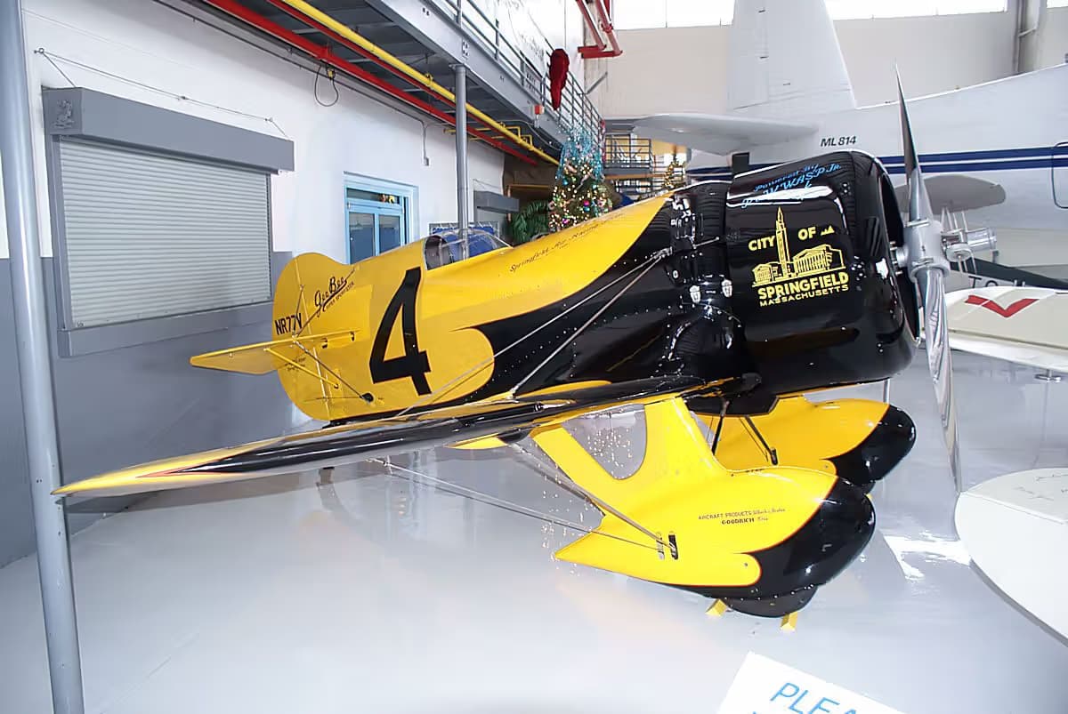 Unidentified — Single-engine aircraft