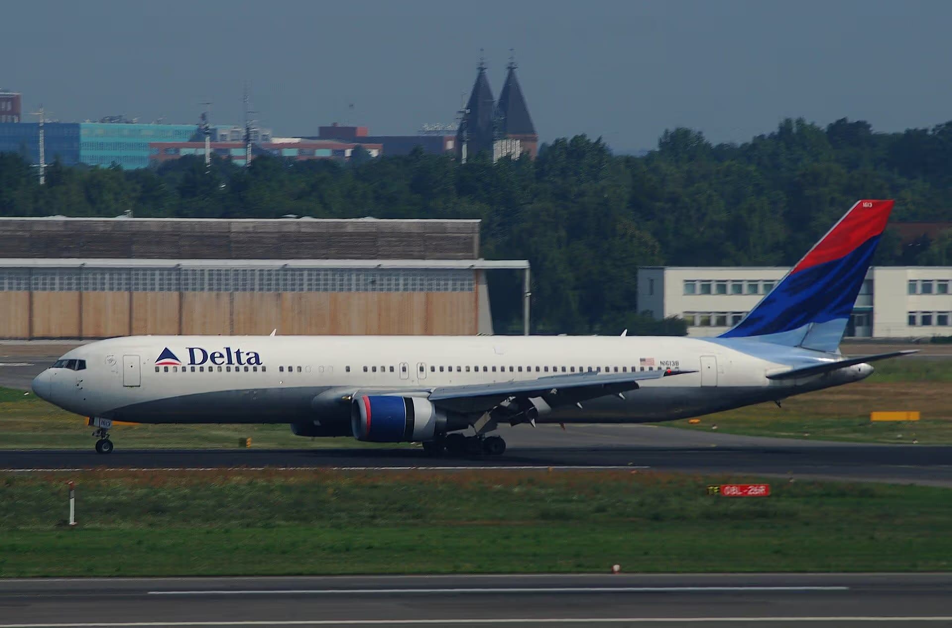 N1613B — Boeing