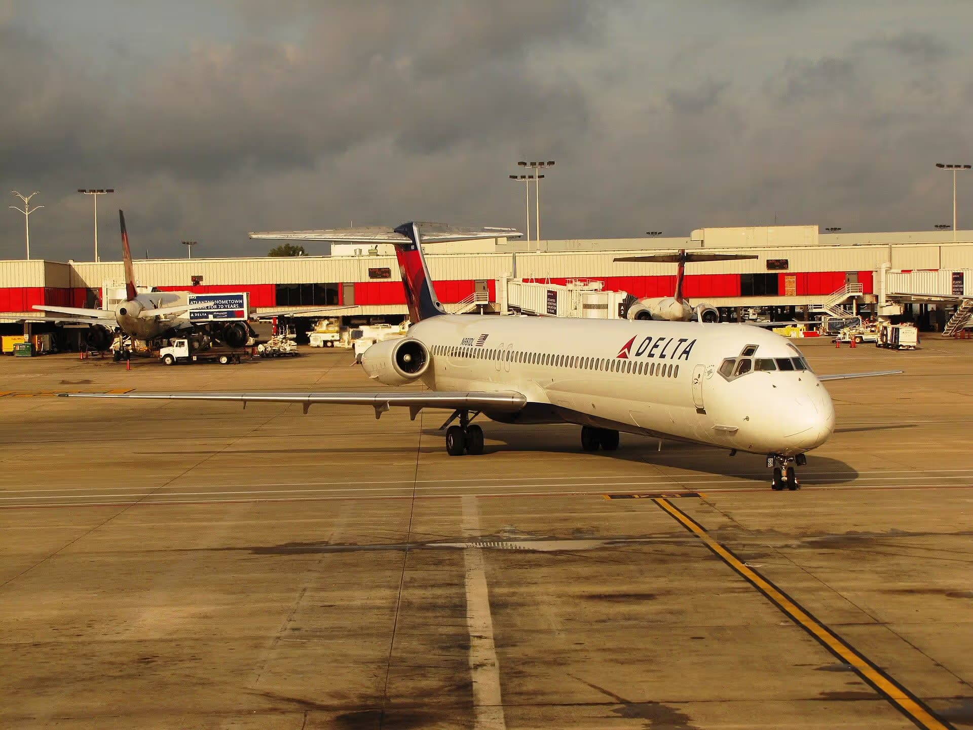 N981DL — Aircraft