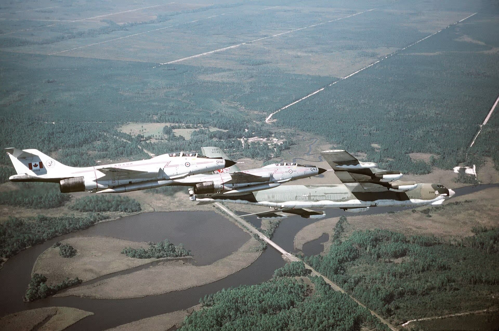 Unidentified — Twin-engine aircraft