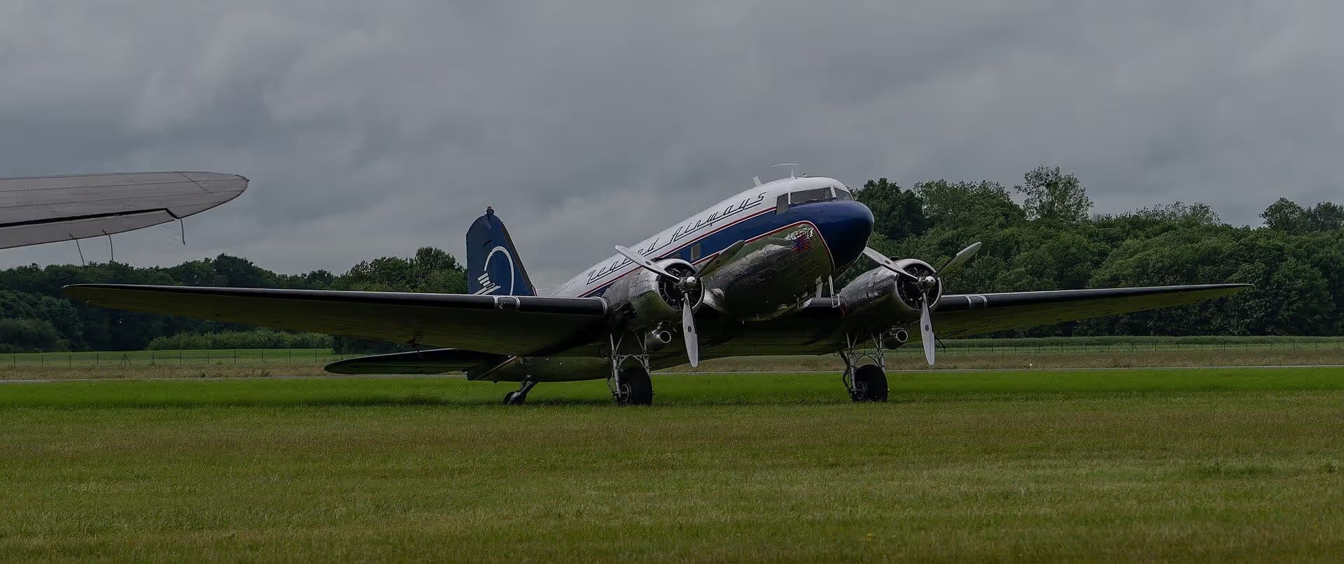 N25641 — Twin-engine aircraft